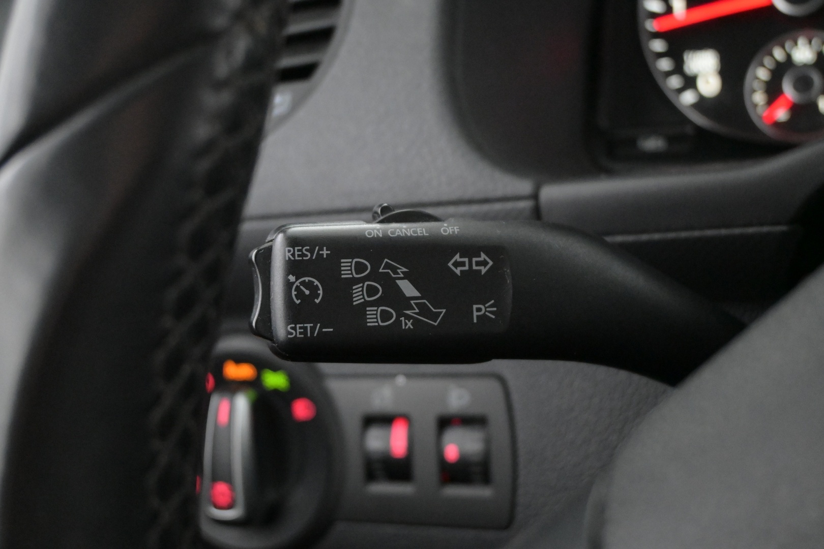 VOLKSWAGEN Caddy Maxi 2012