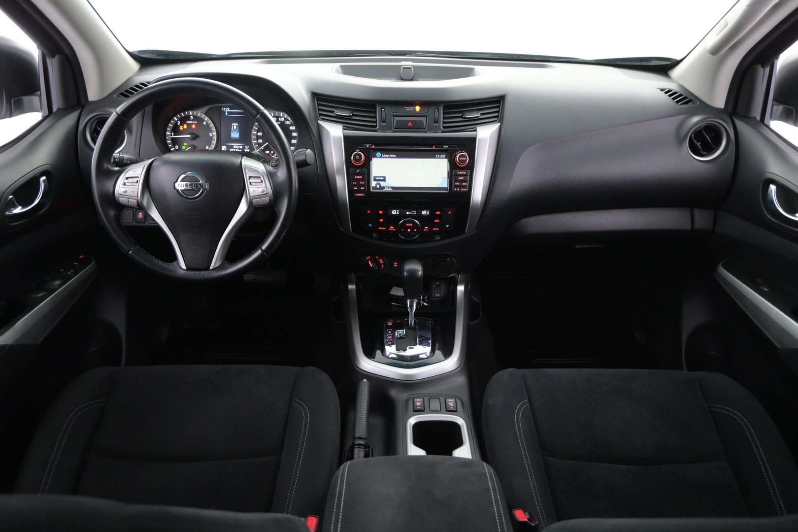 NISSAN Navara 2016