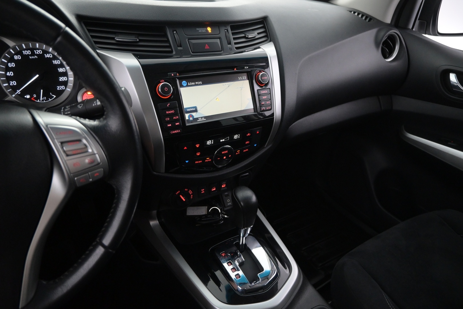 NISSAN Navara 2016