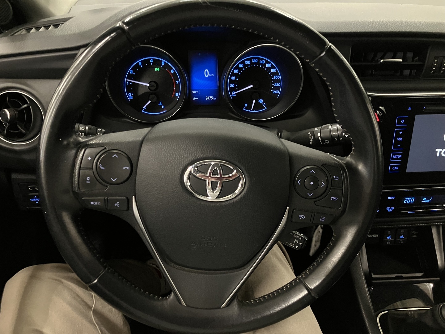TOYOTA Auris 2017
