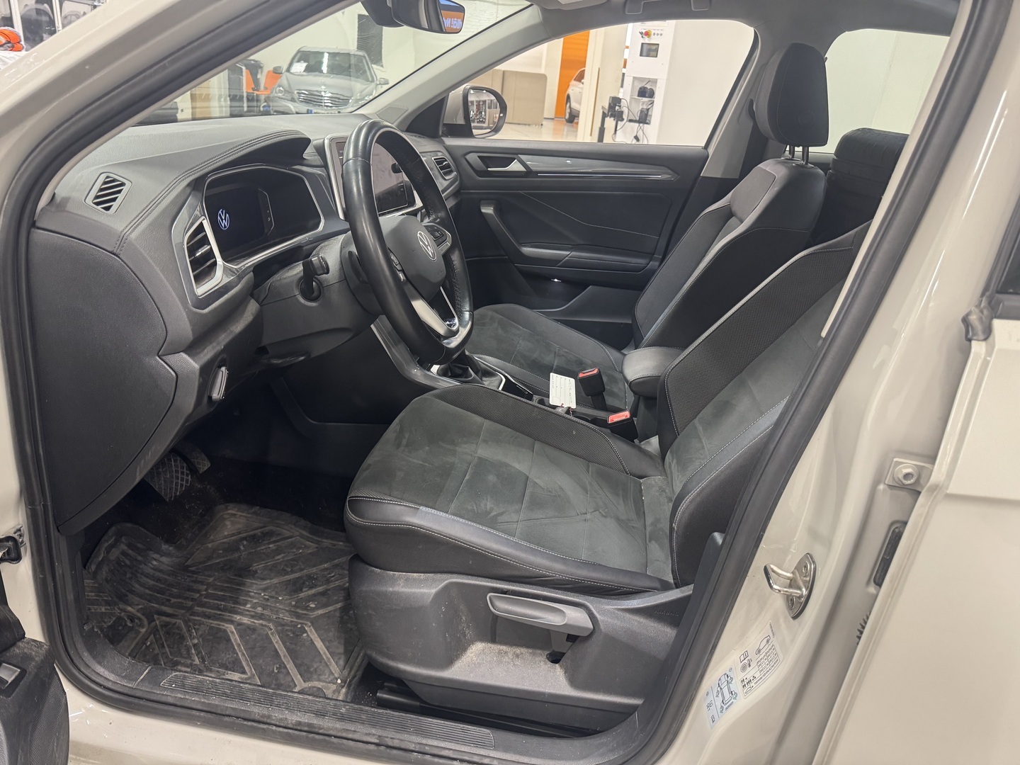 VOLKSWAGEN T-Roc 2023