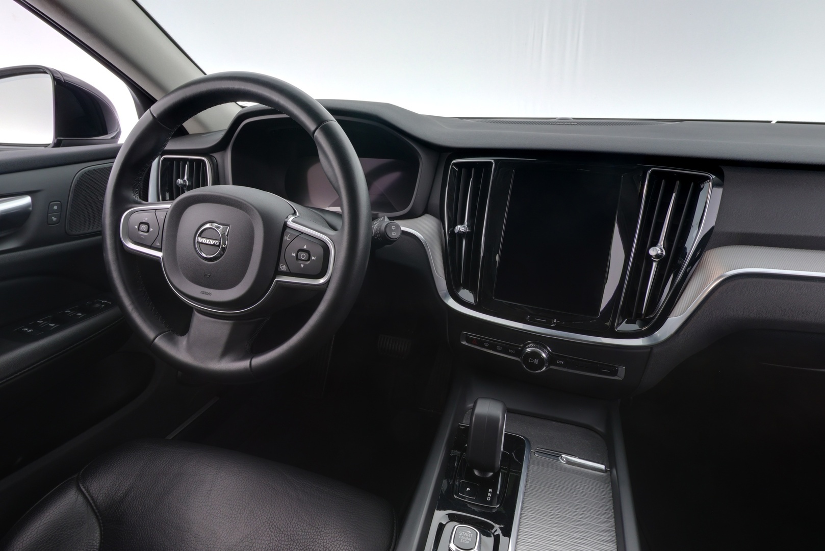 VOLVO V60 2023