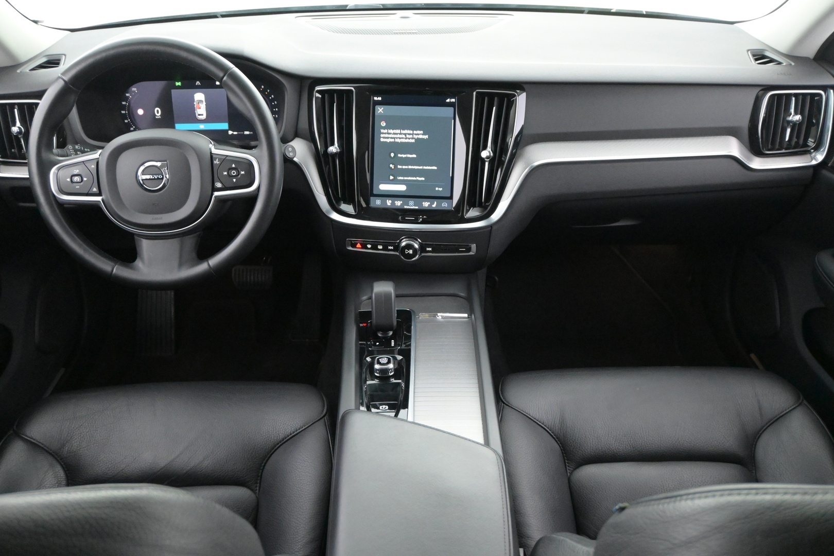 VOLVO V60 2023