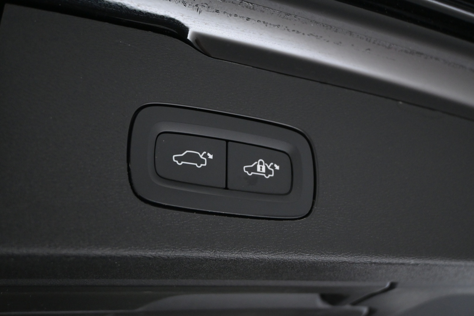 VOLVO V60 2023