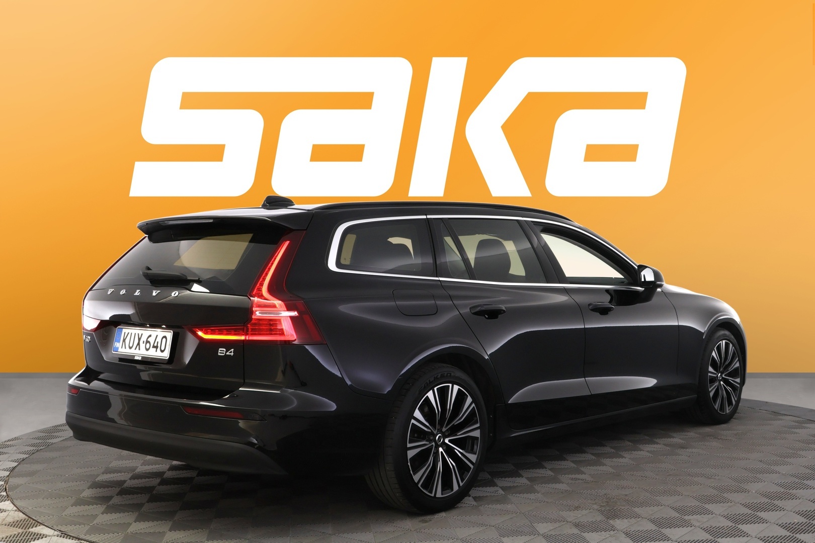 VOLVO V60 2023