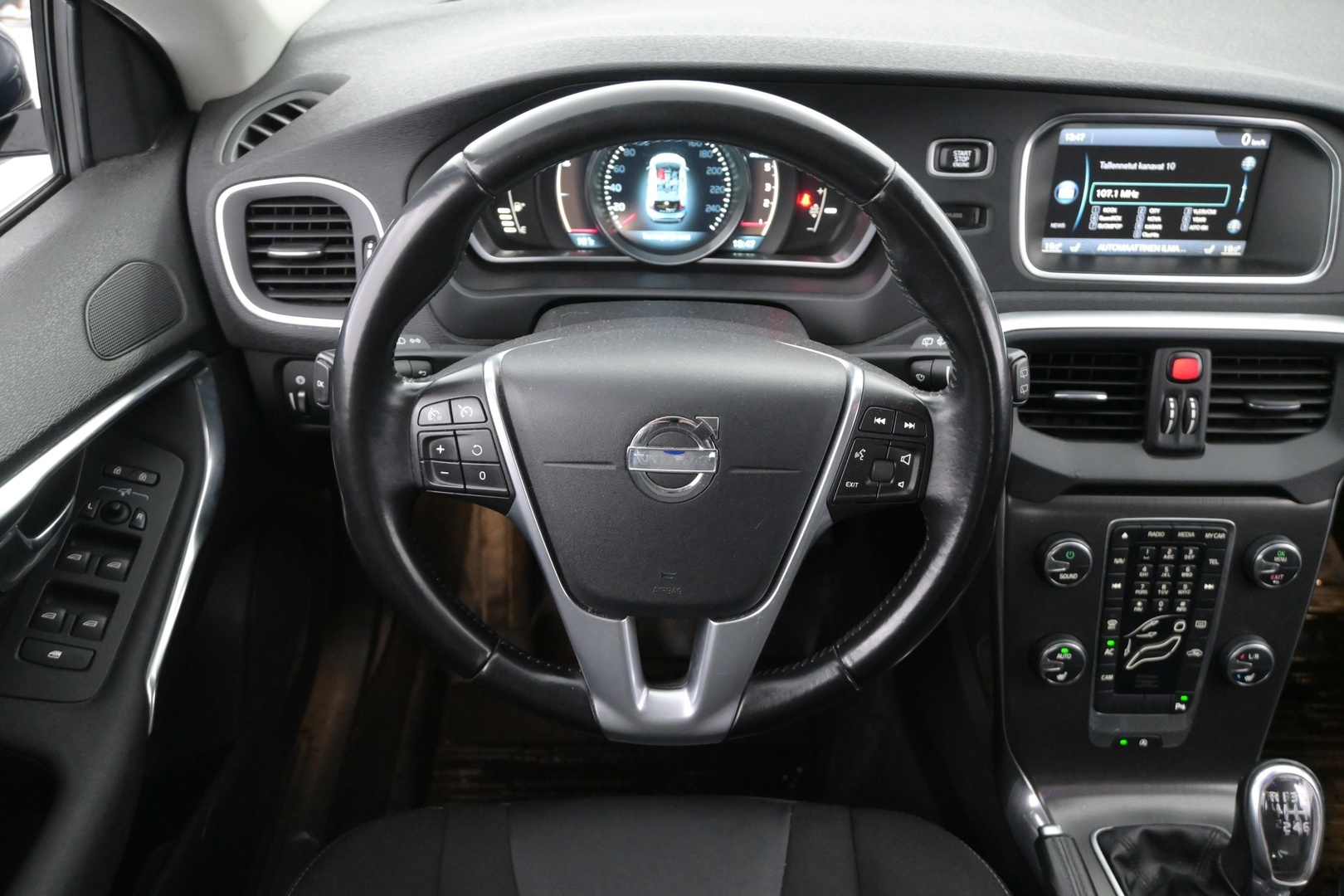 VOLVO V40 2013