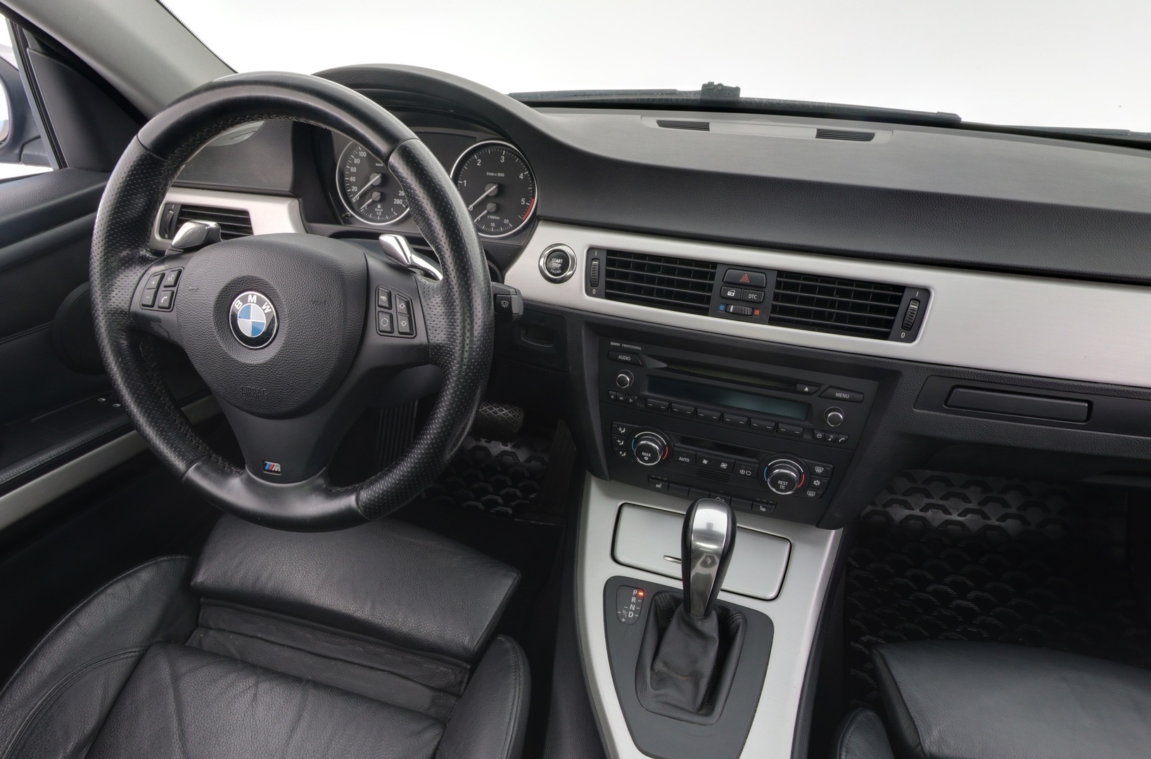 BMW 330 2008