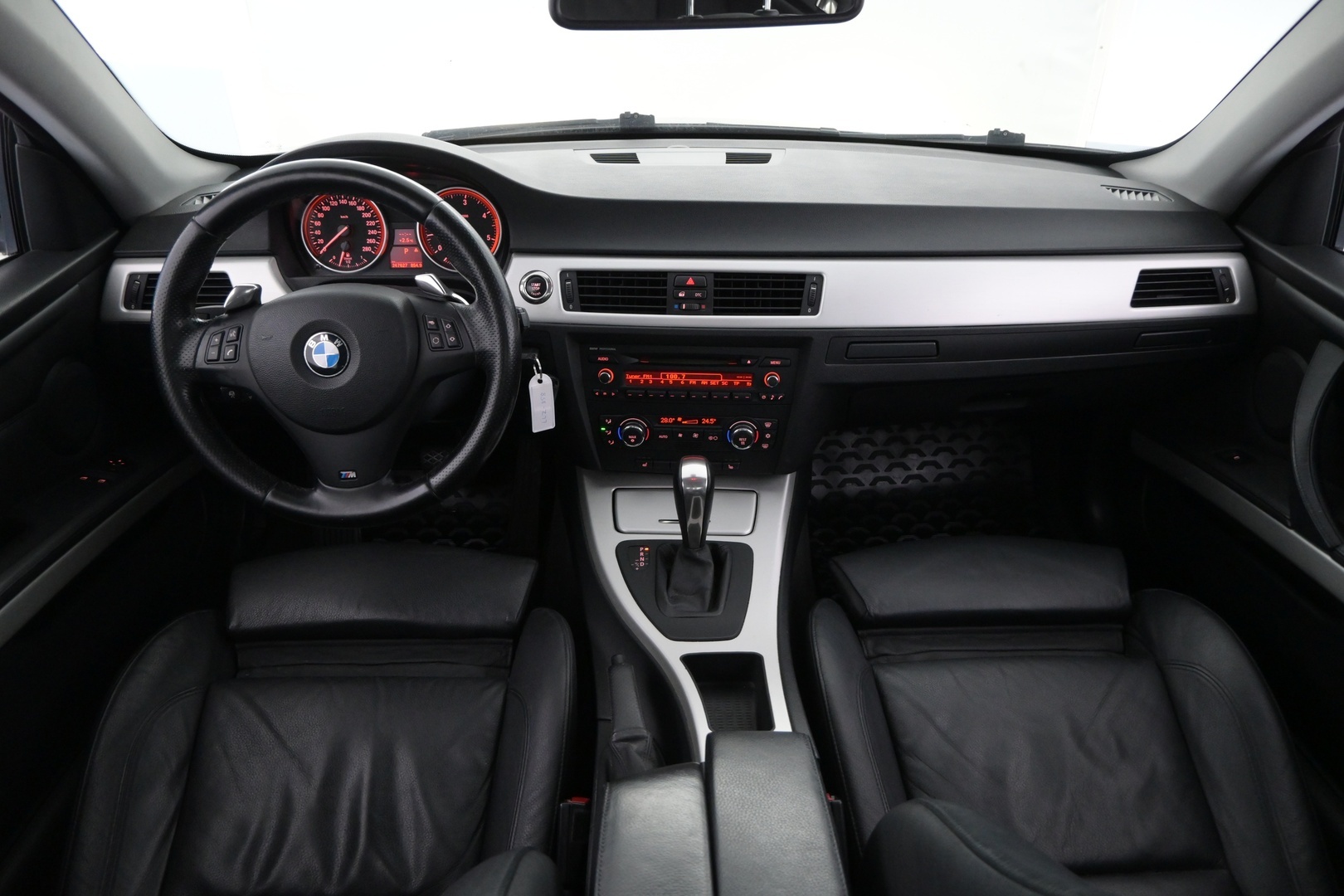 BMW 330 2008