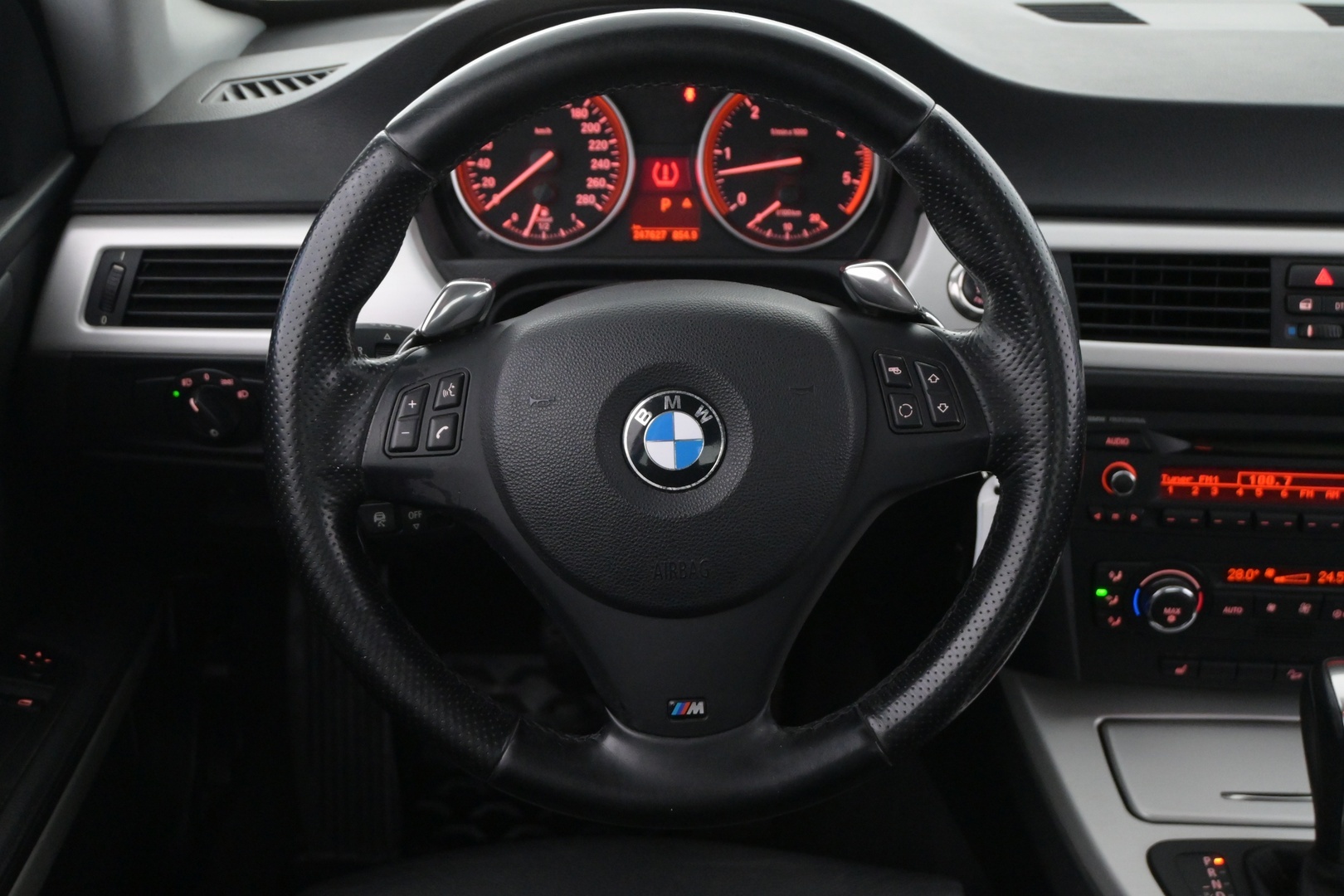BMW 330 2008