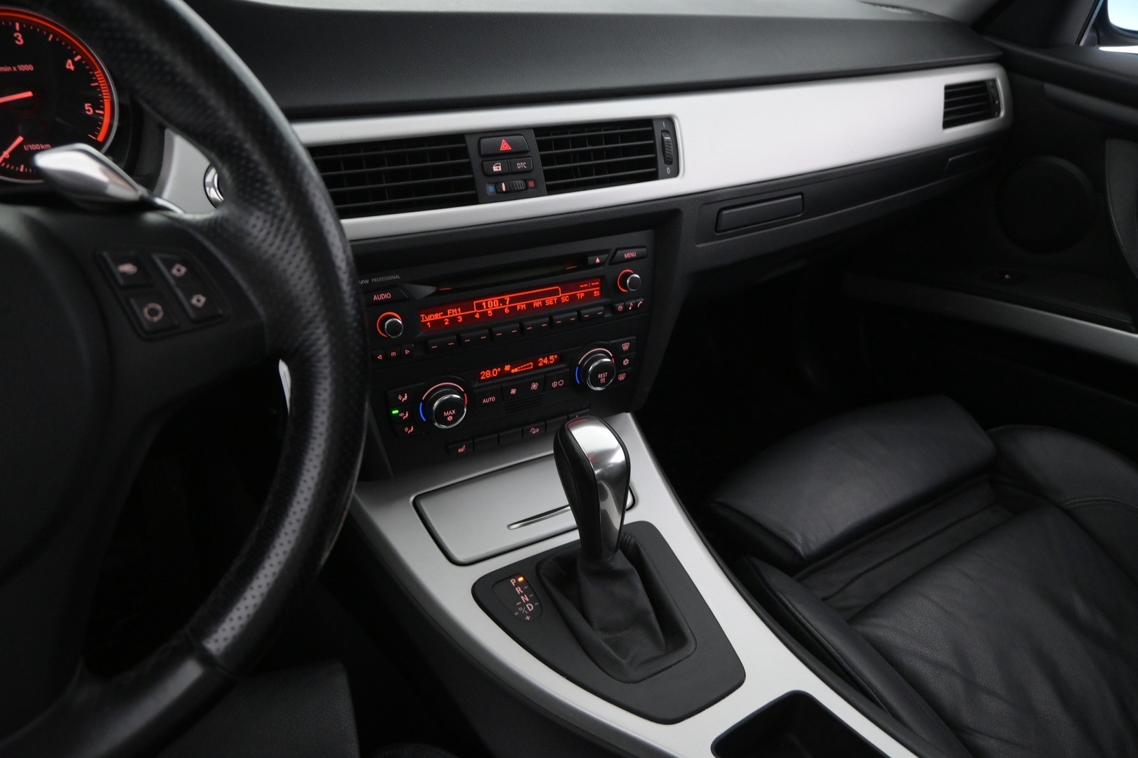 BMW 330 2008