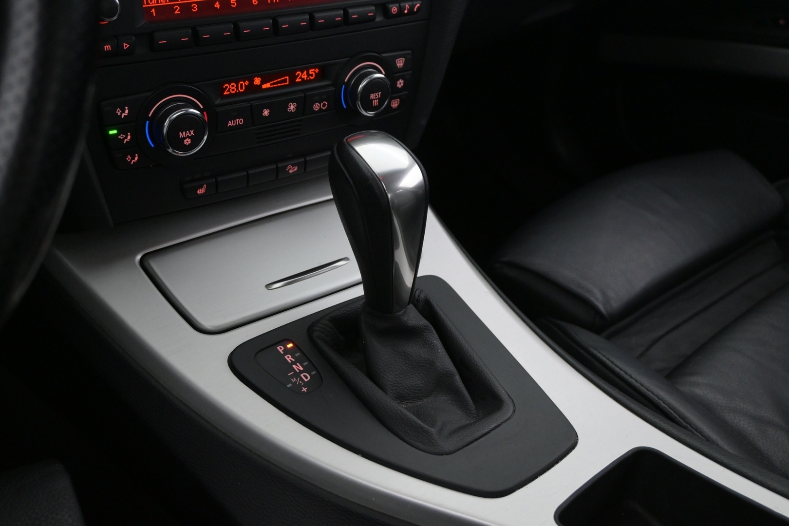 BMW 330 2008