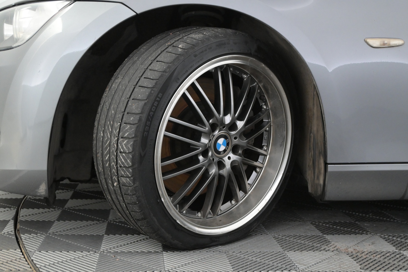 BMW 330 2008
