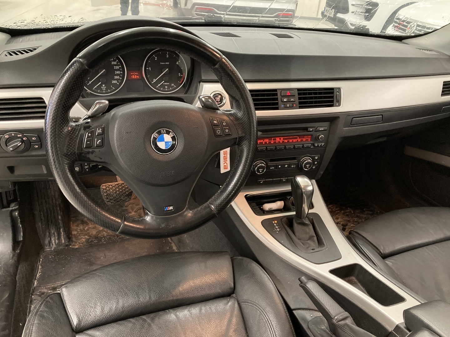 BMW 330 2008