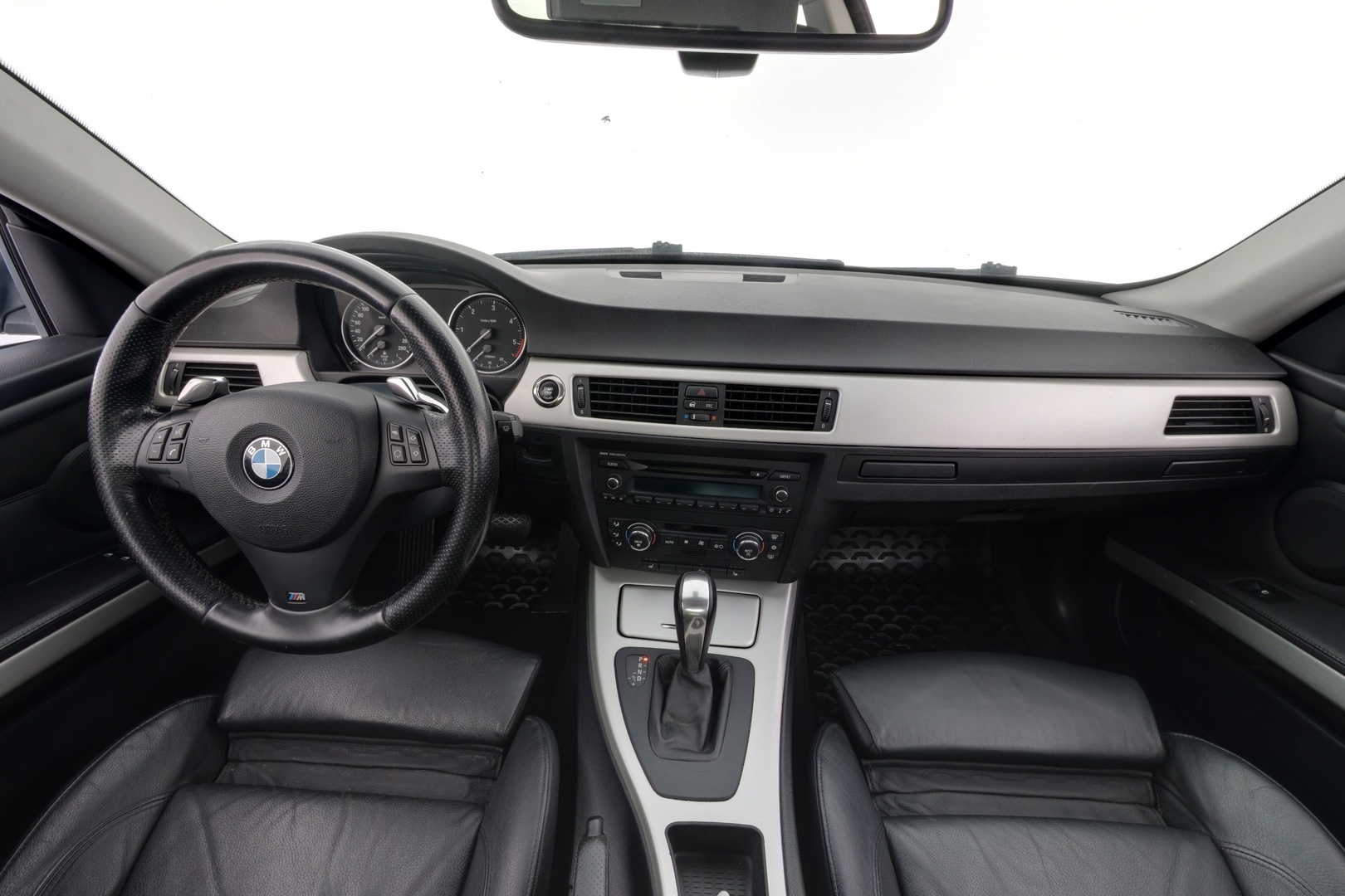 BMW 330 2008