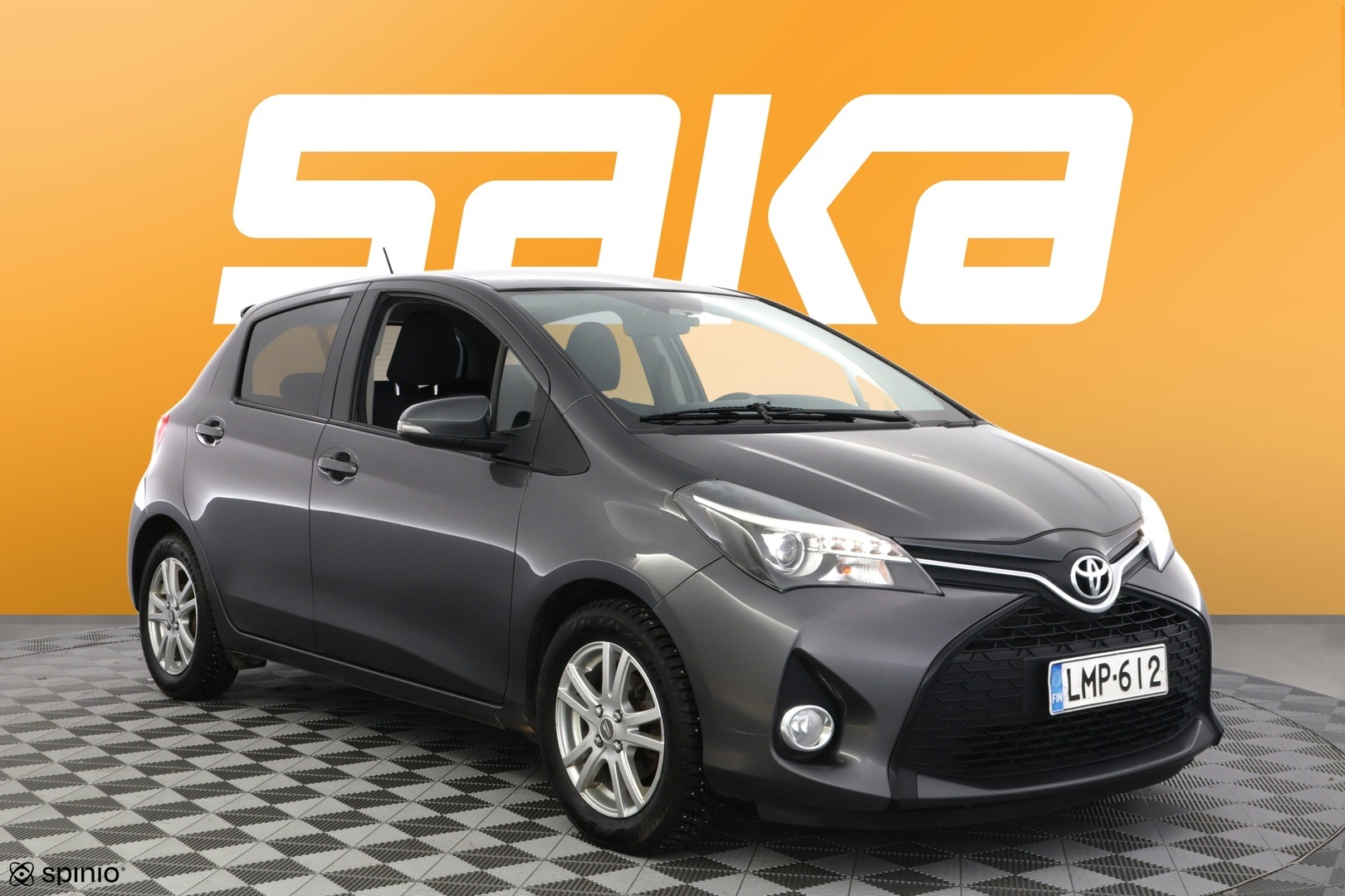 TOYOTA Yaris 2015