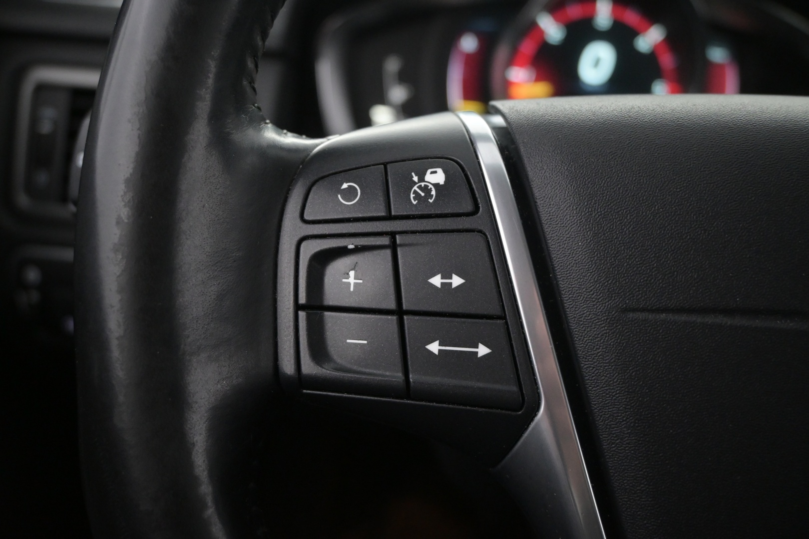 VOLVO XC70 2016