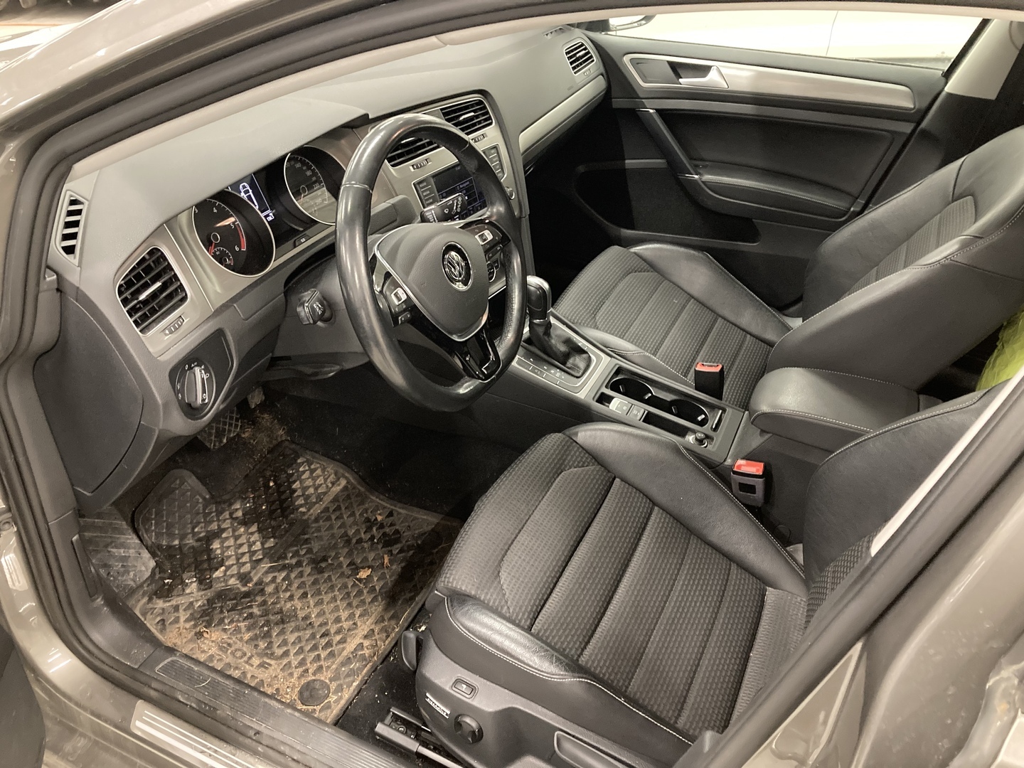 VOLKSWAGEN Golf 2017