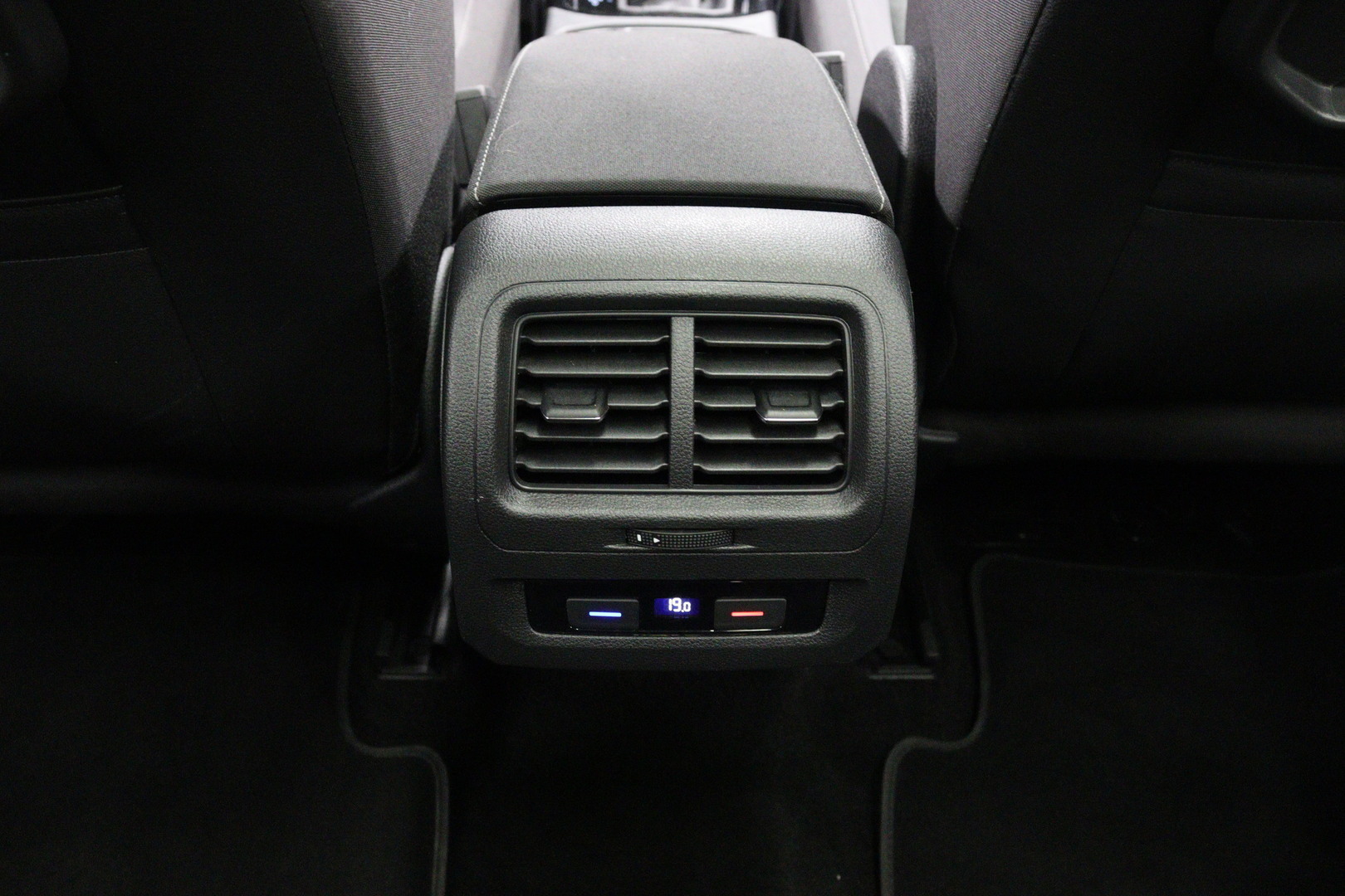 VOLKSWAGEN Touran 2021