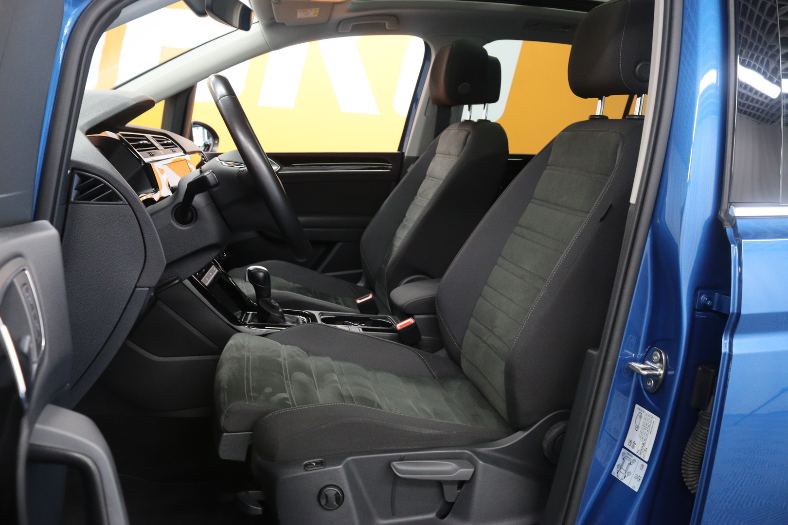 VOLKSWAGEN Touran 2021