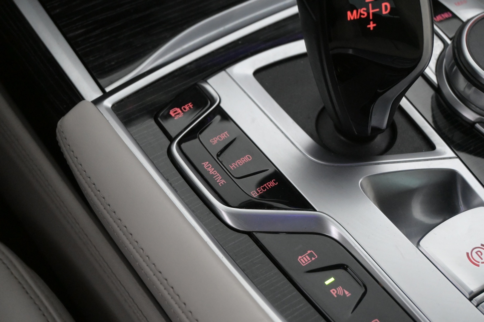 BMW 745 2021