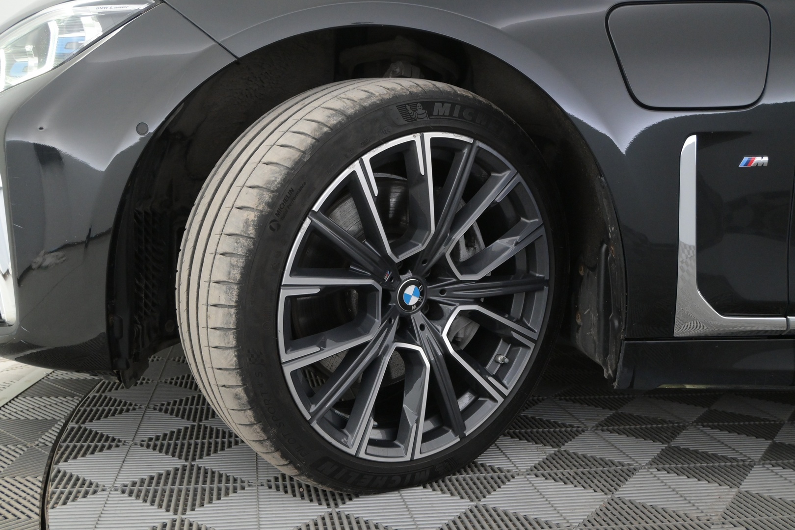 BMW 745 2021