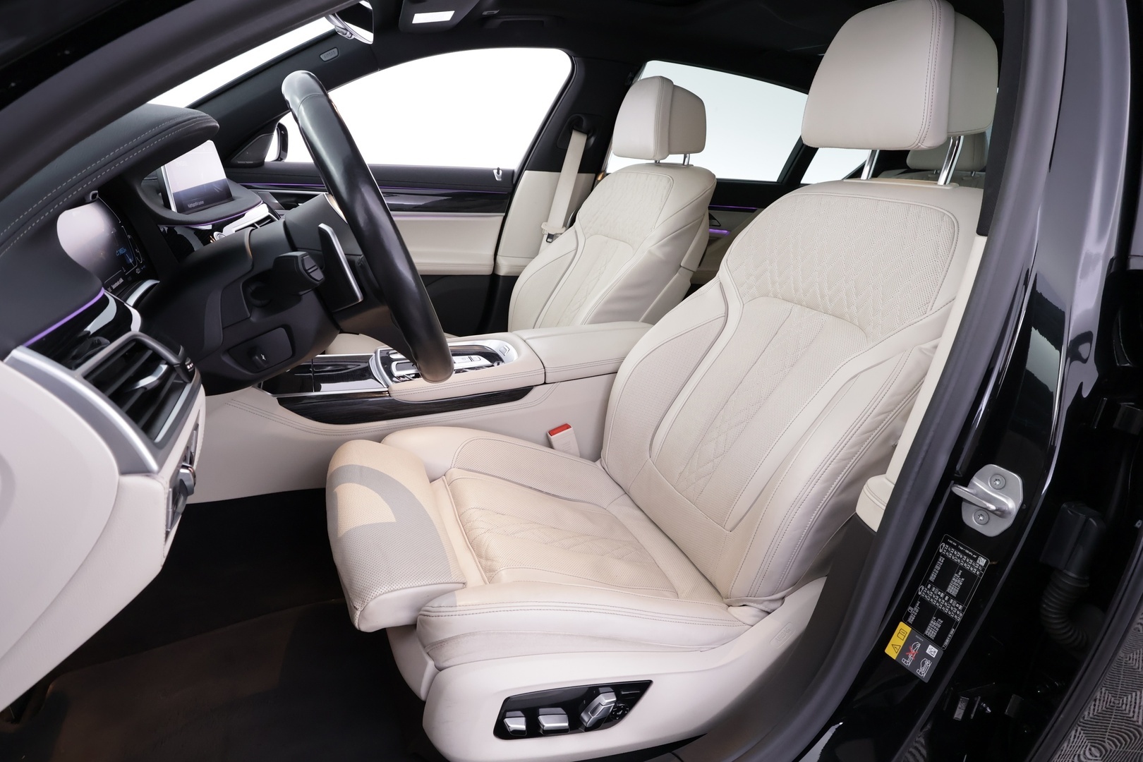 BMW 745 2021