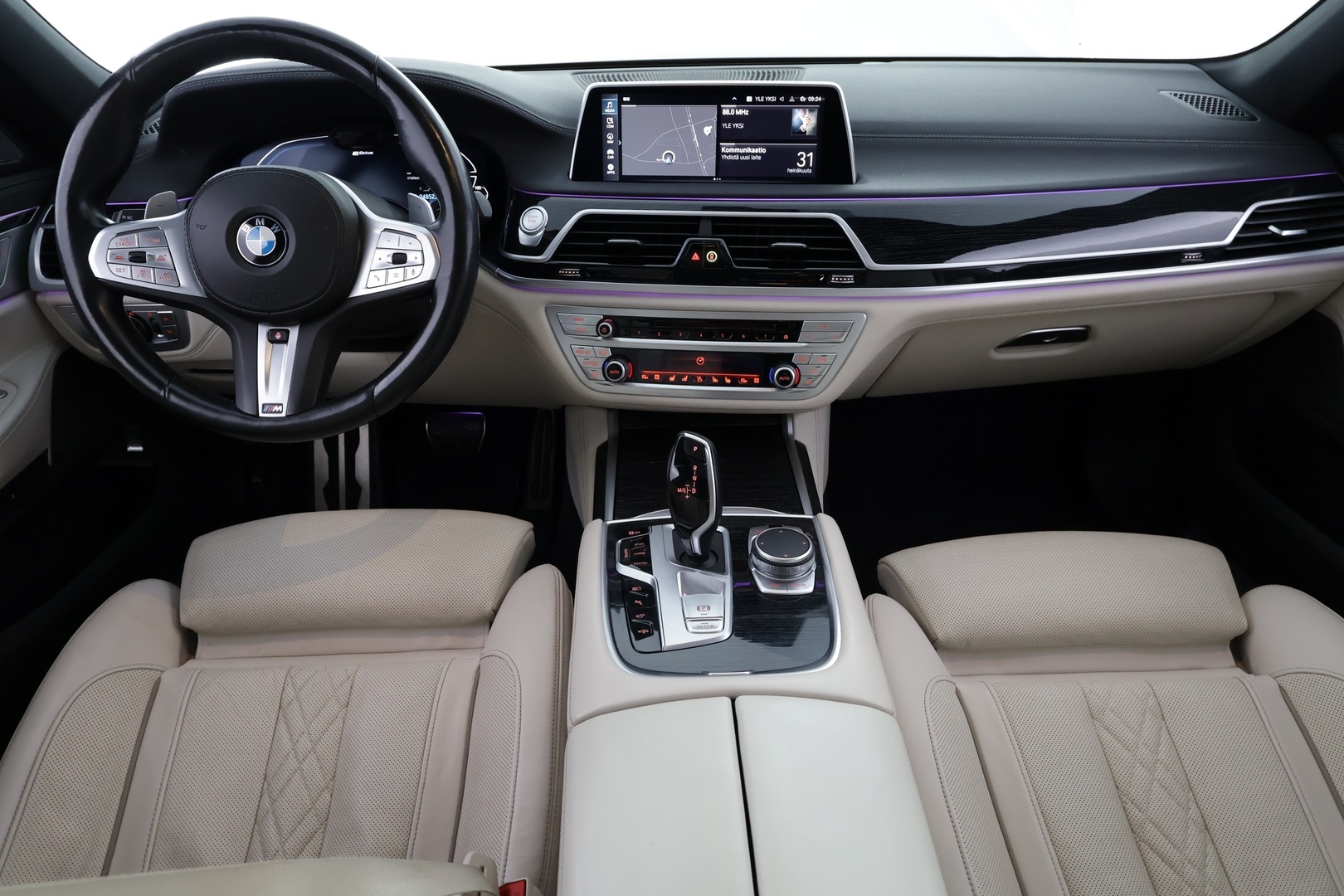 BMW 745 2021