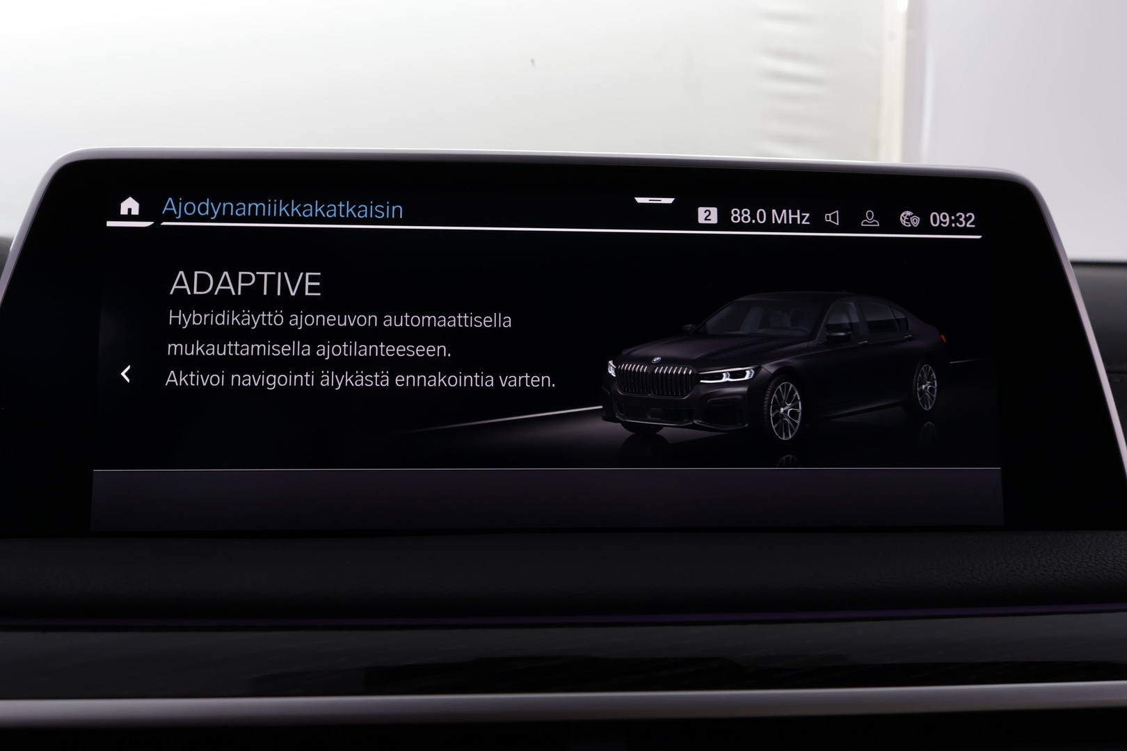 BMW 745 2021