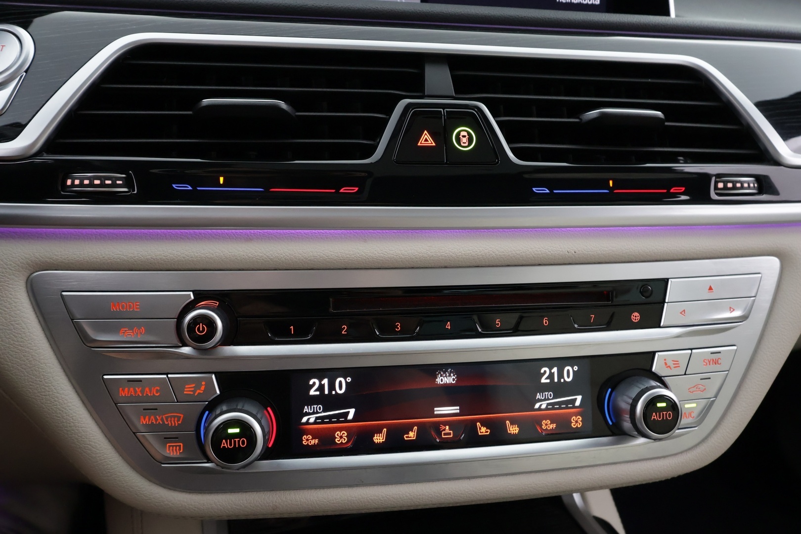 BMW 745 2021