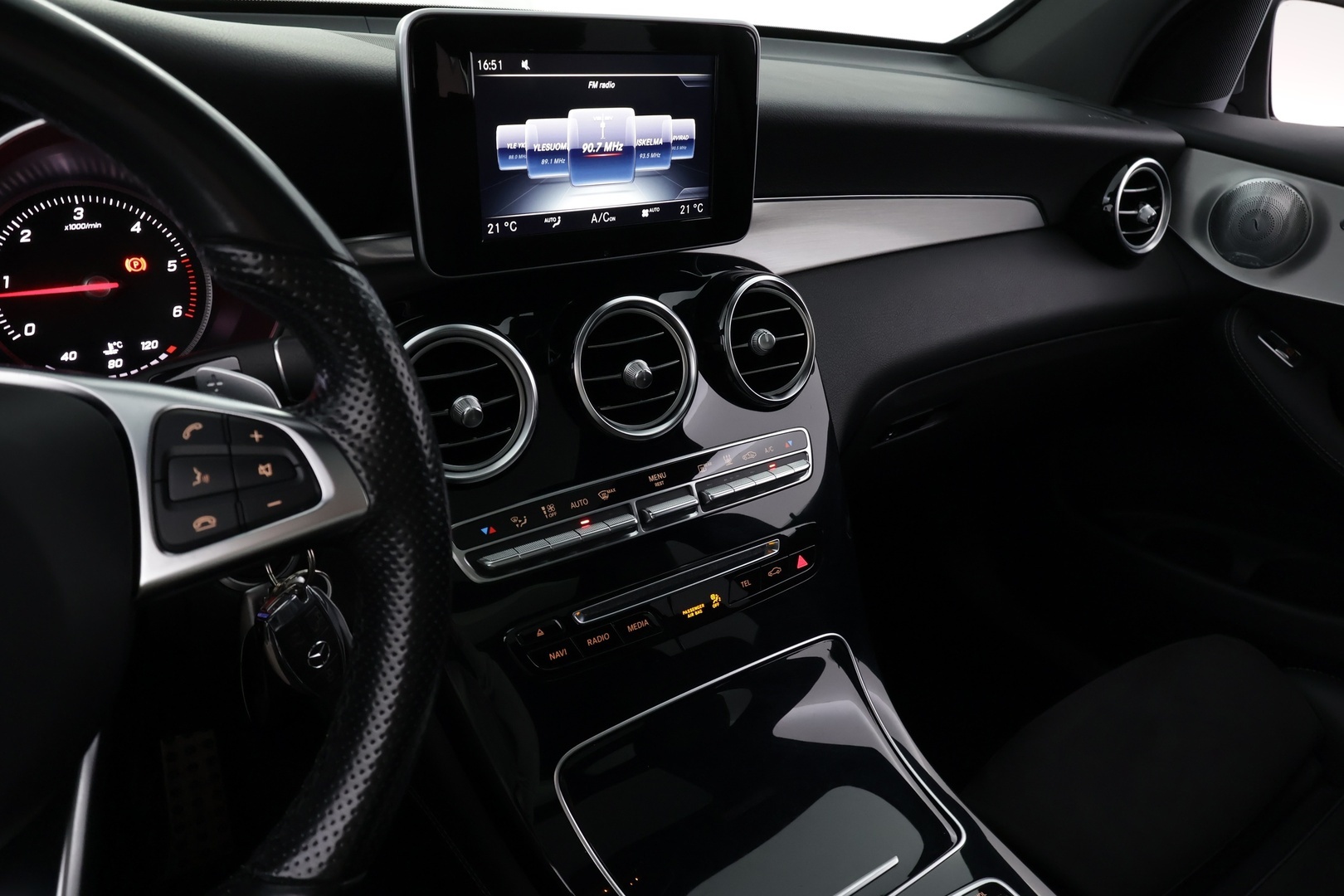 MERCEDES-BENZ GLC 2016