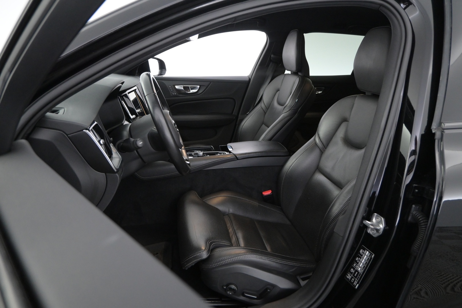 VOLVO V60 2021