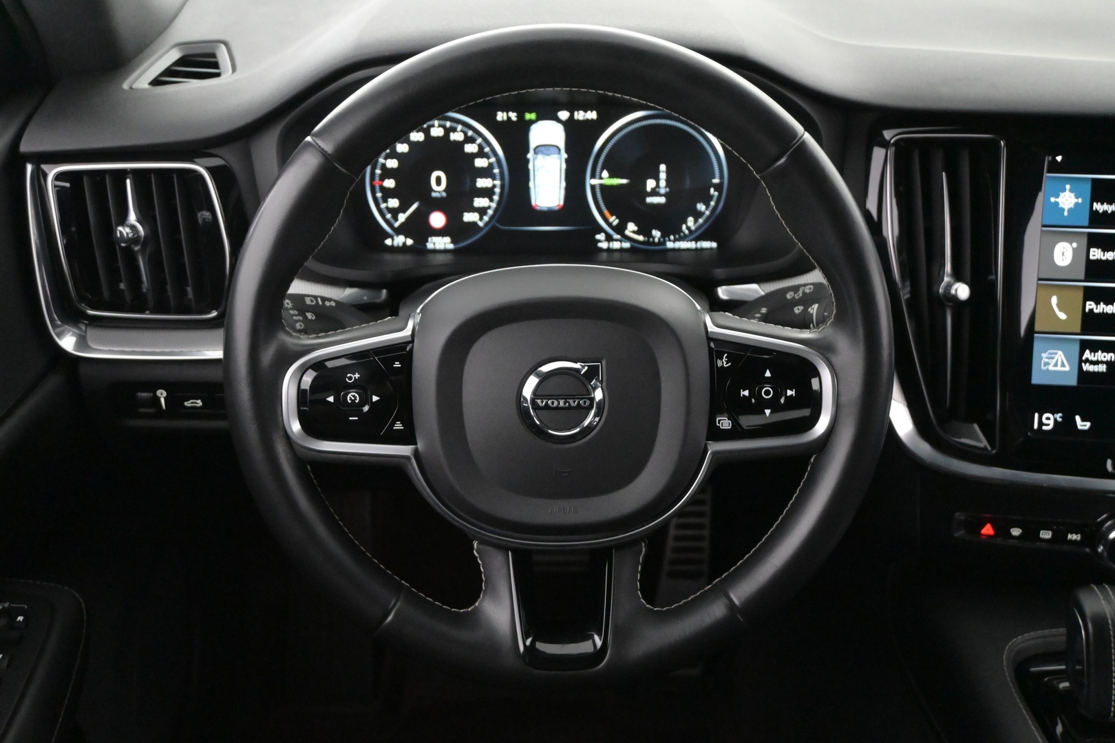 VOLVO V60 2021