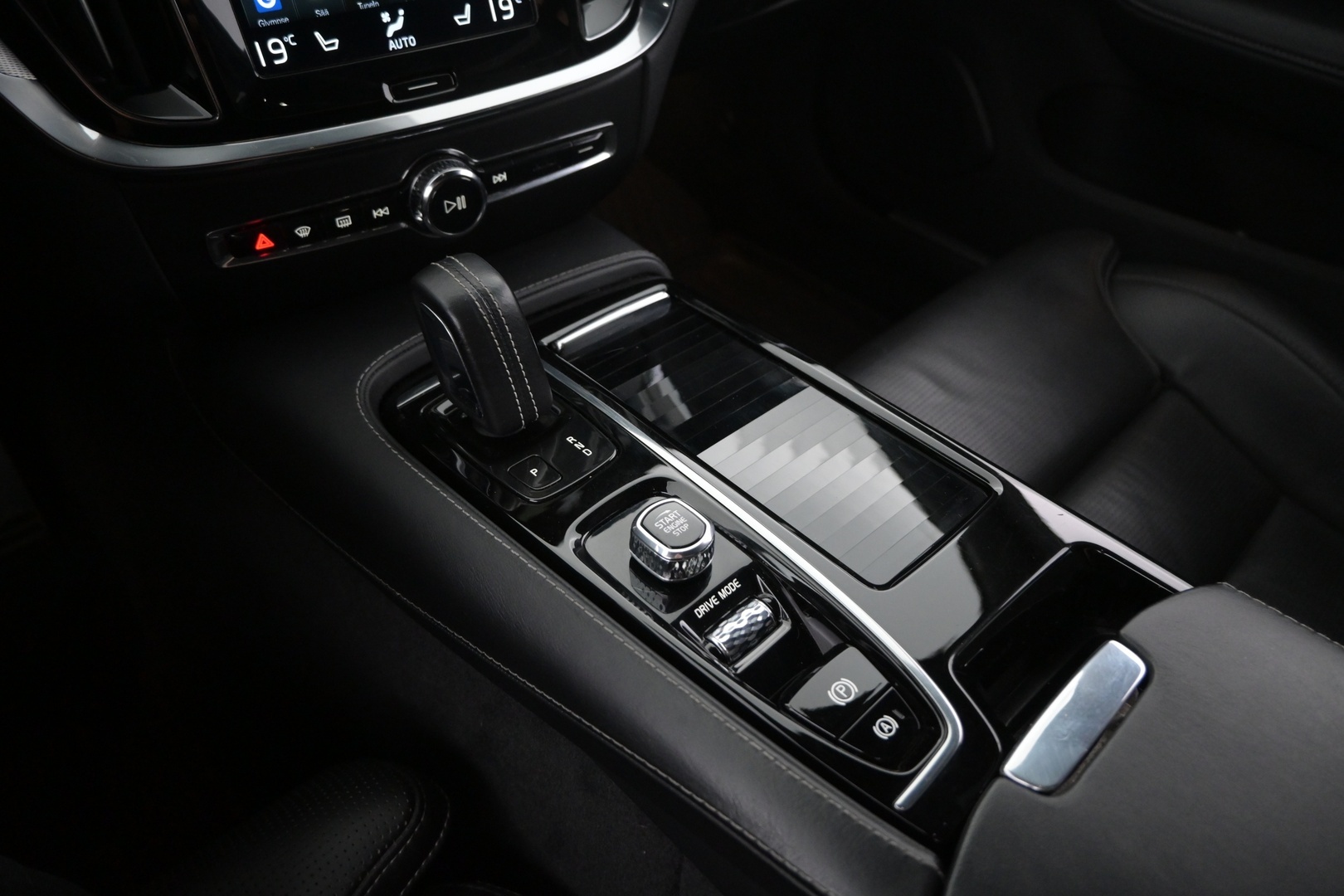 VOLVO V60 2021
