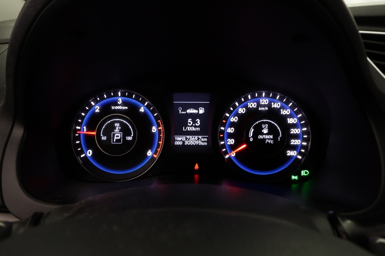 HYUNDAI i40 2012