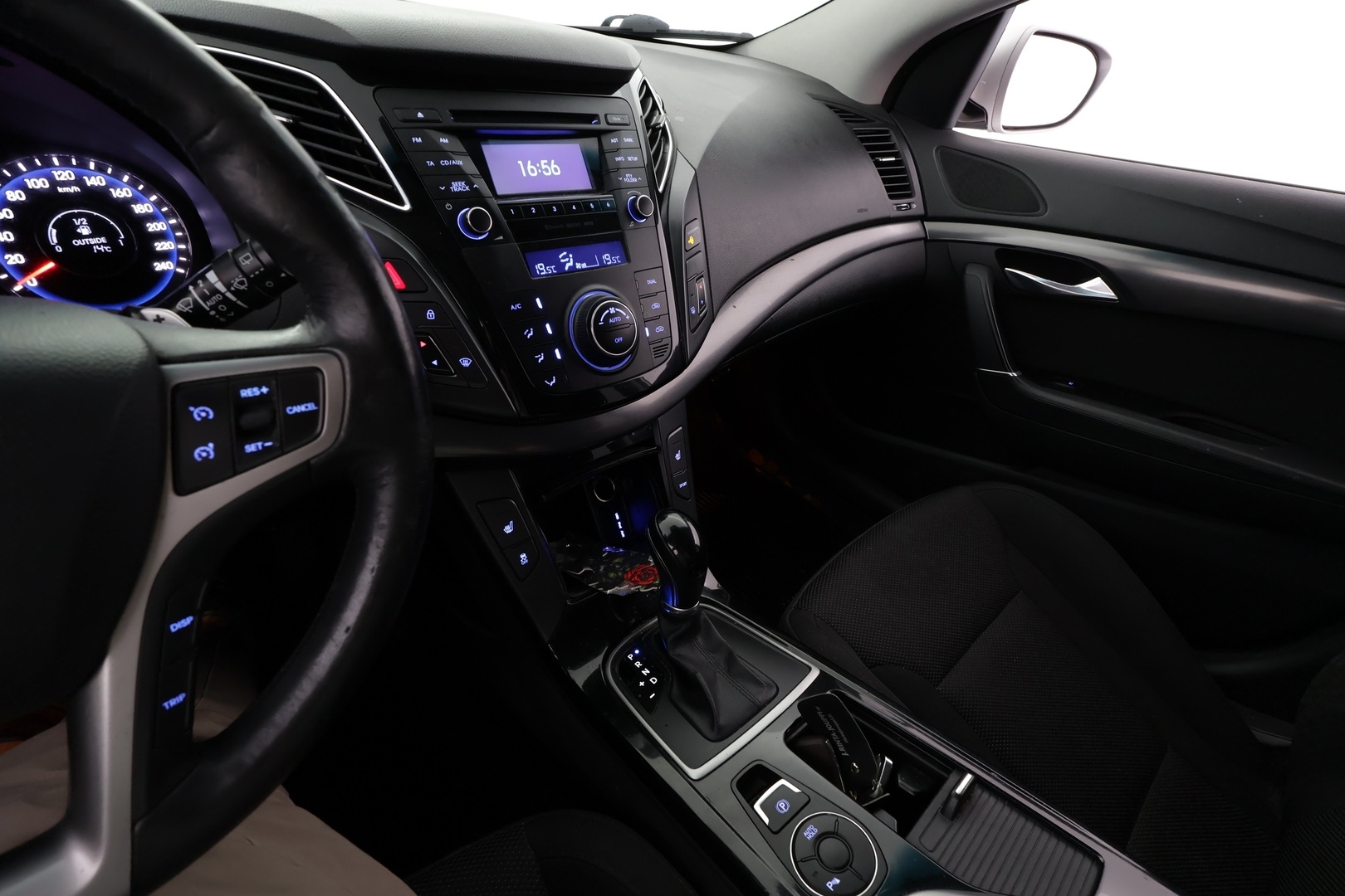 HYUNDAI i40 2012