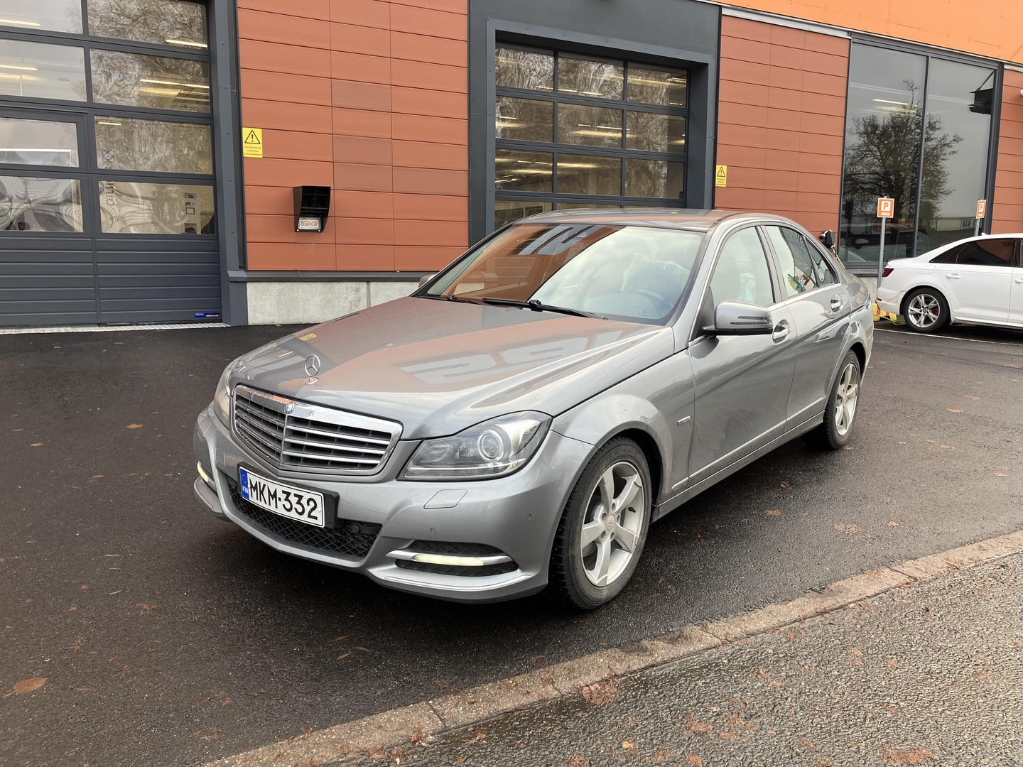 MERCEDES-BENZ C 2012