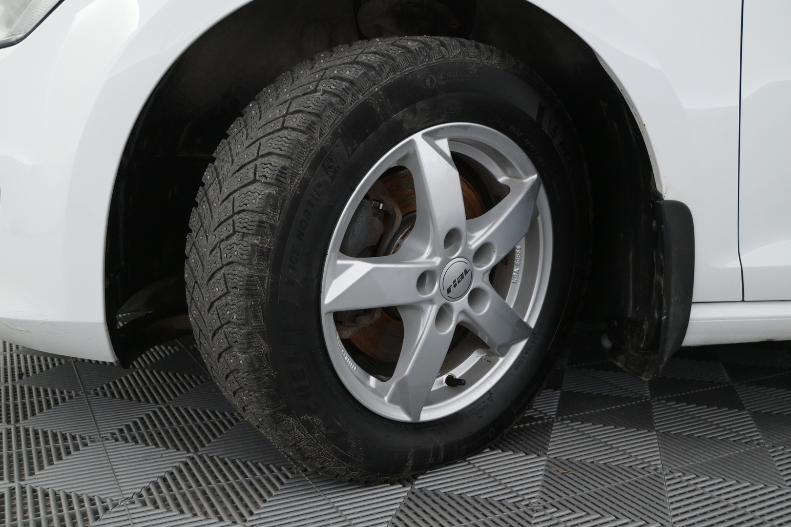 VOLKSWAGEN Golf 2013