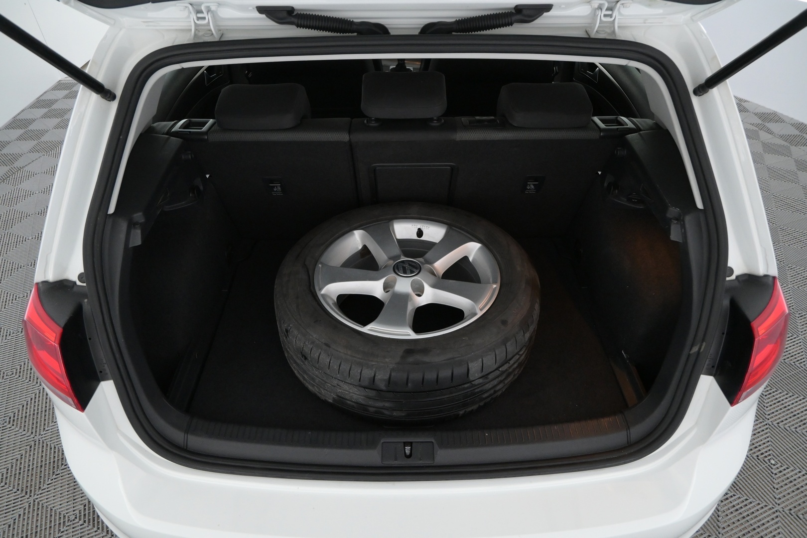 VOLKSWAGEN Golf 2013