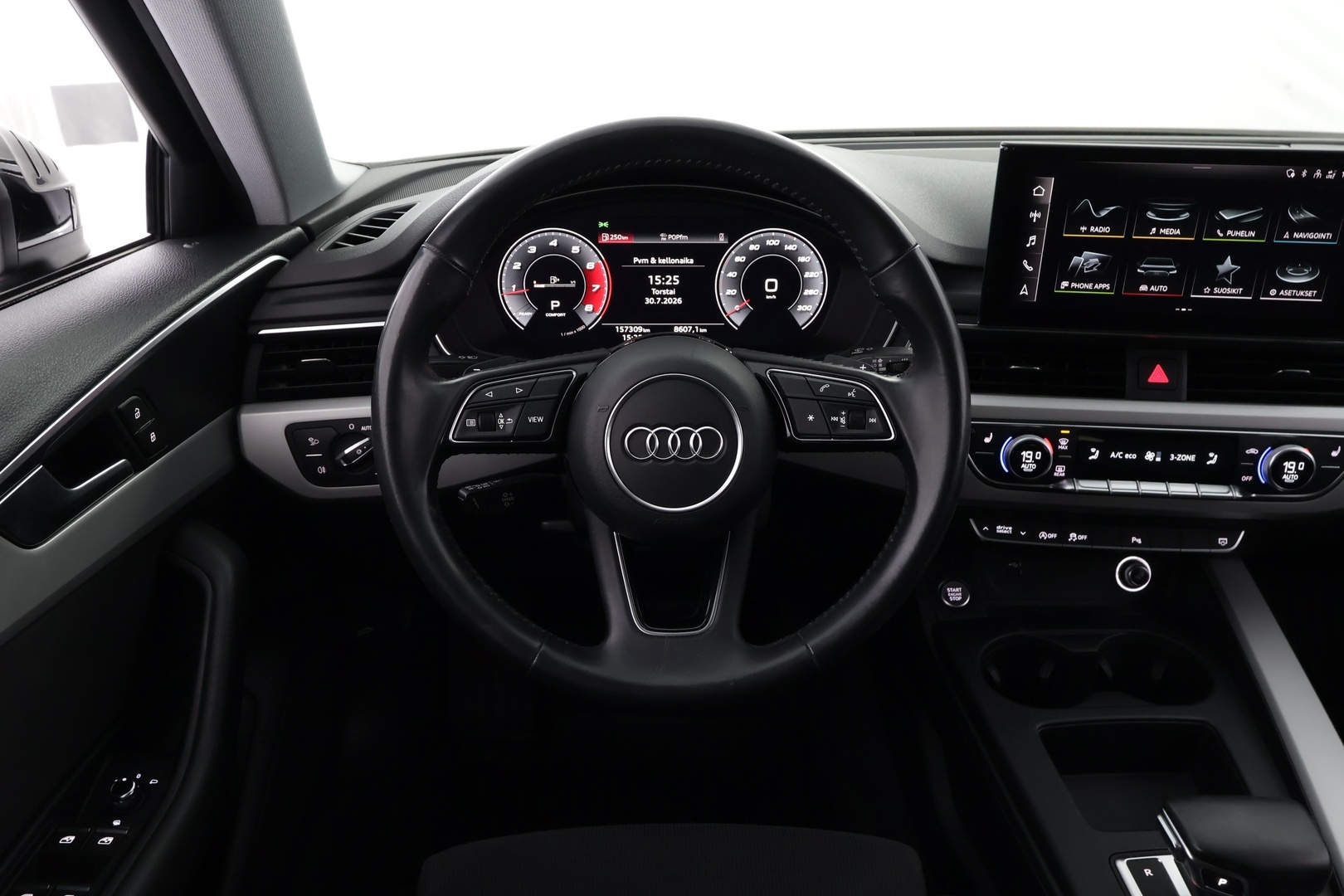 AUDI A4 2020