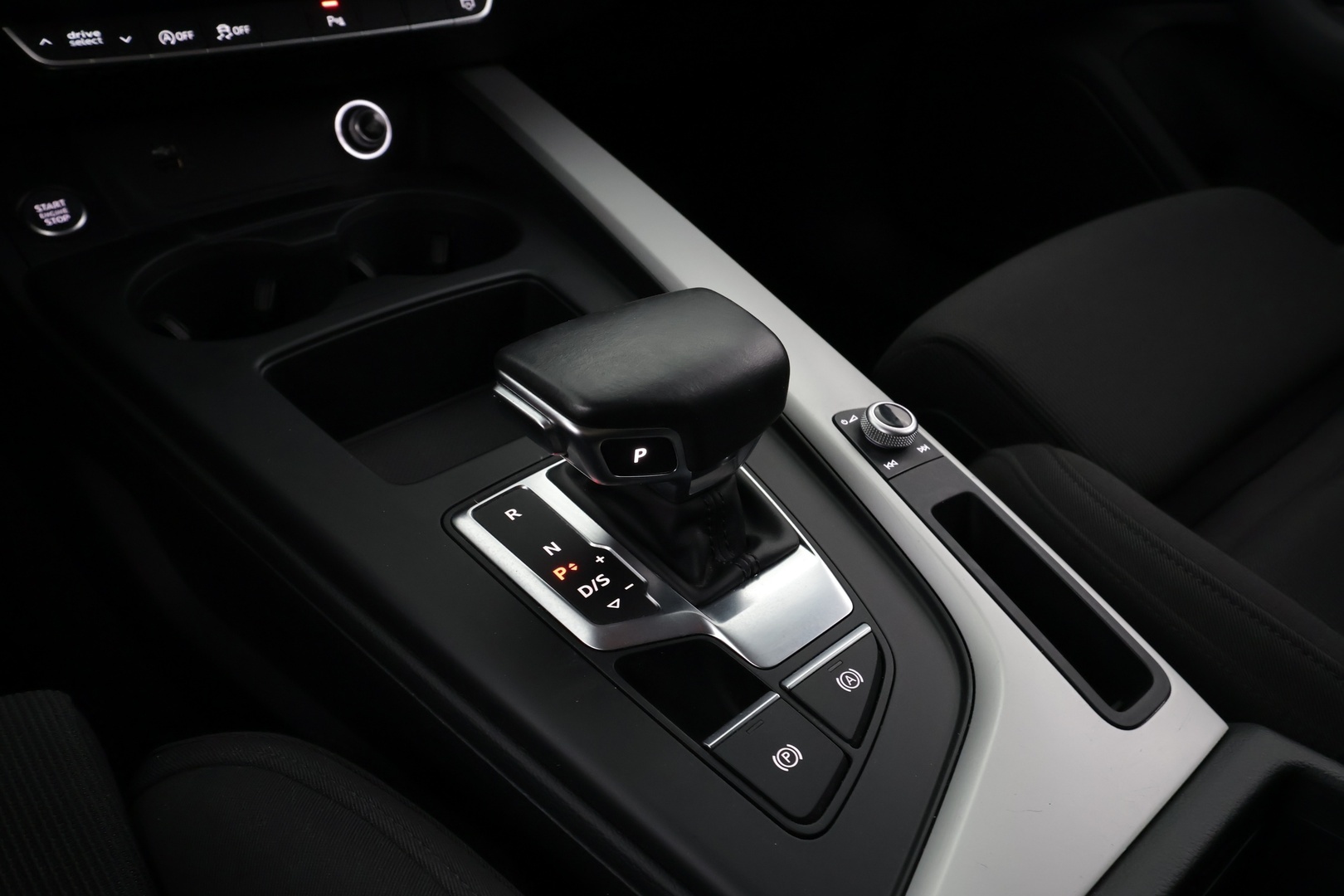 AUDI A4 2020