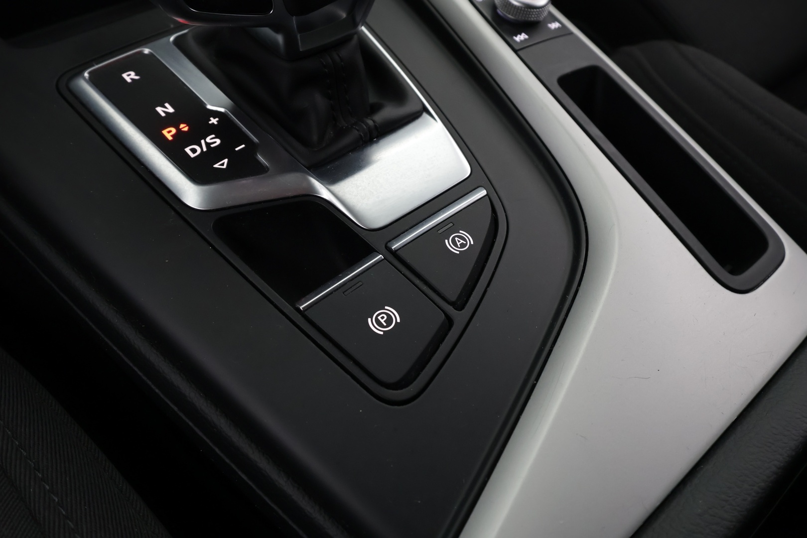 AUDI A4 2020