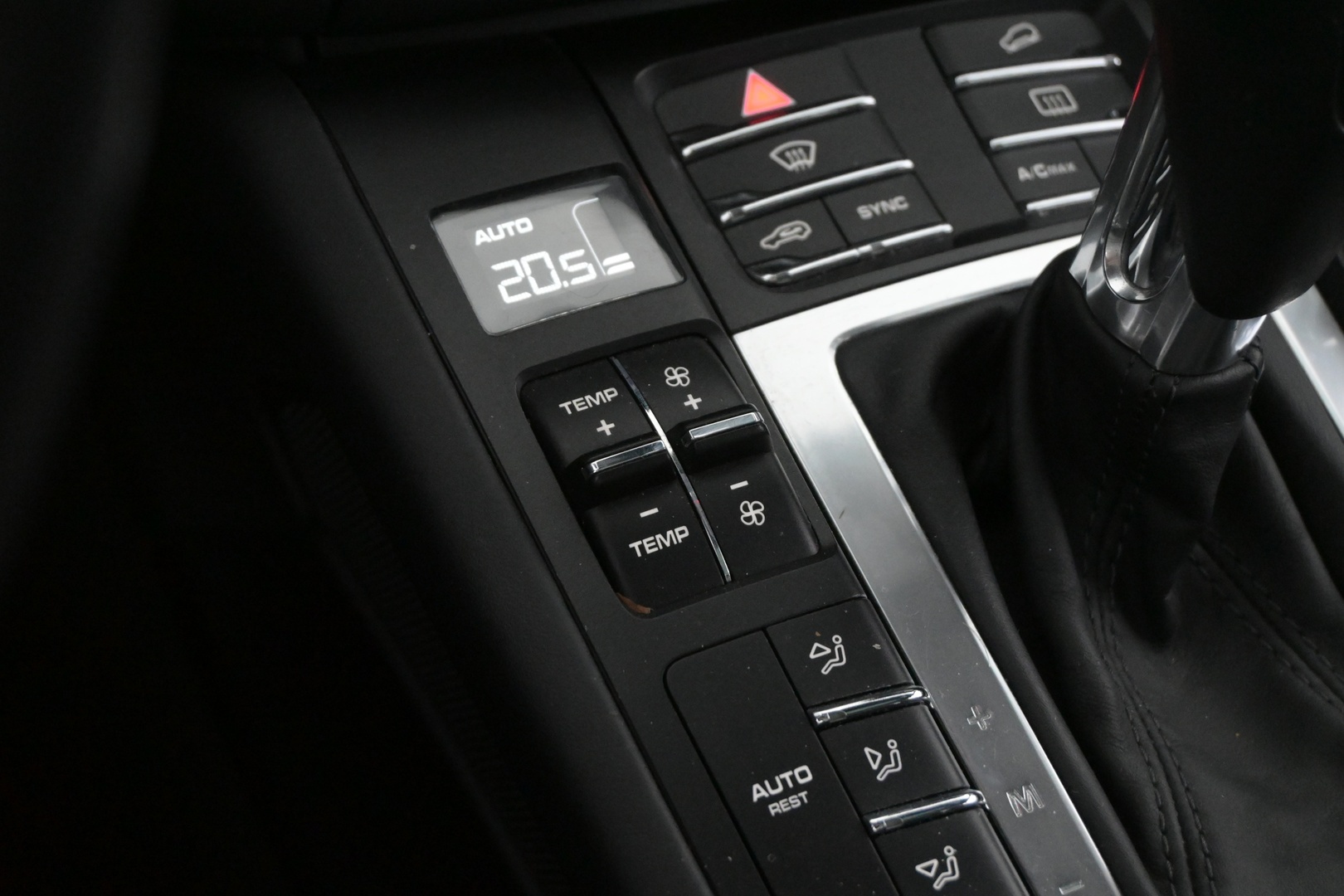 PORSCHE Macan 2015