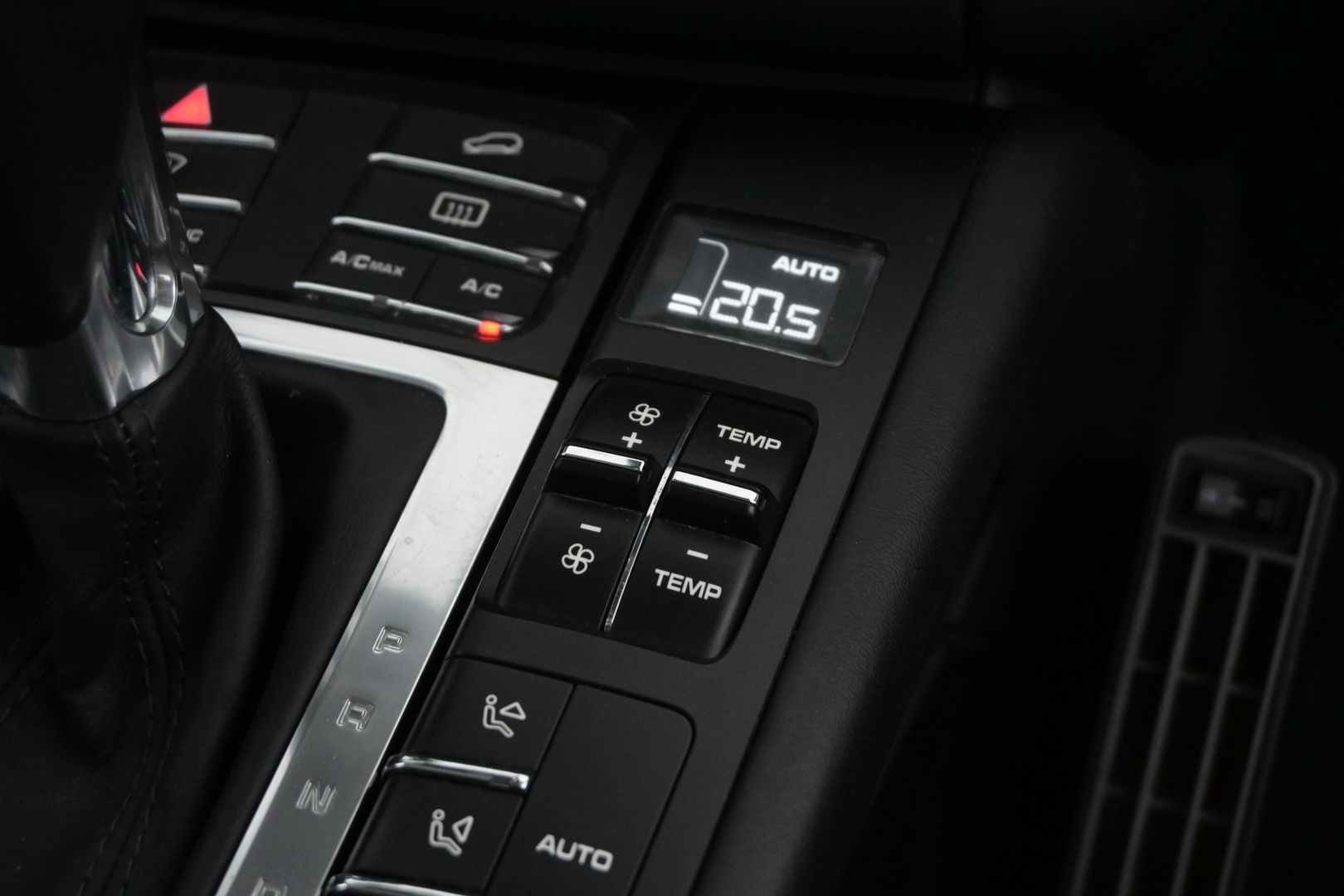 PORSCHE Macan 2015