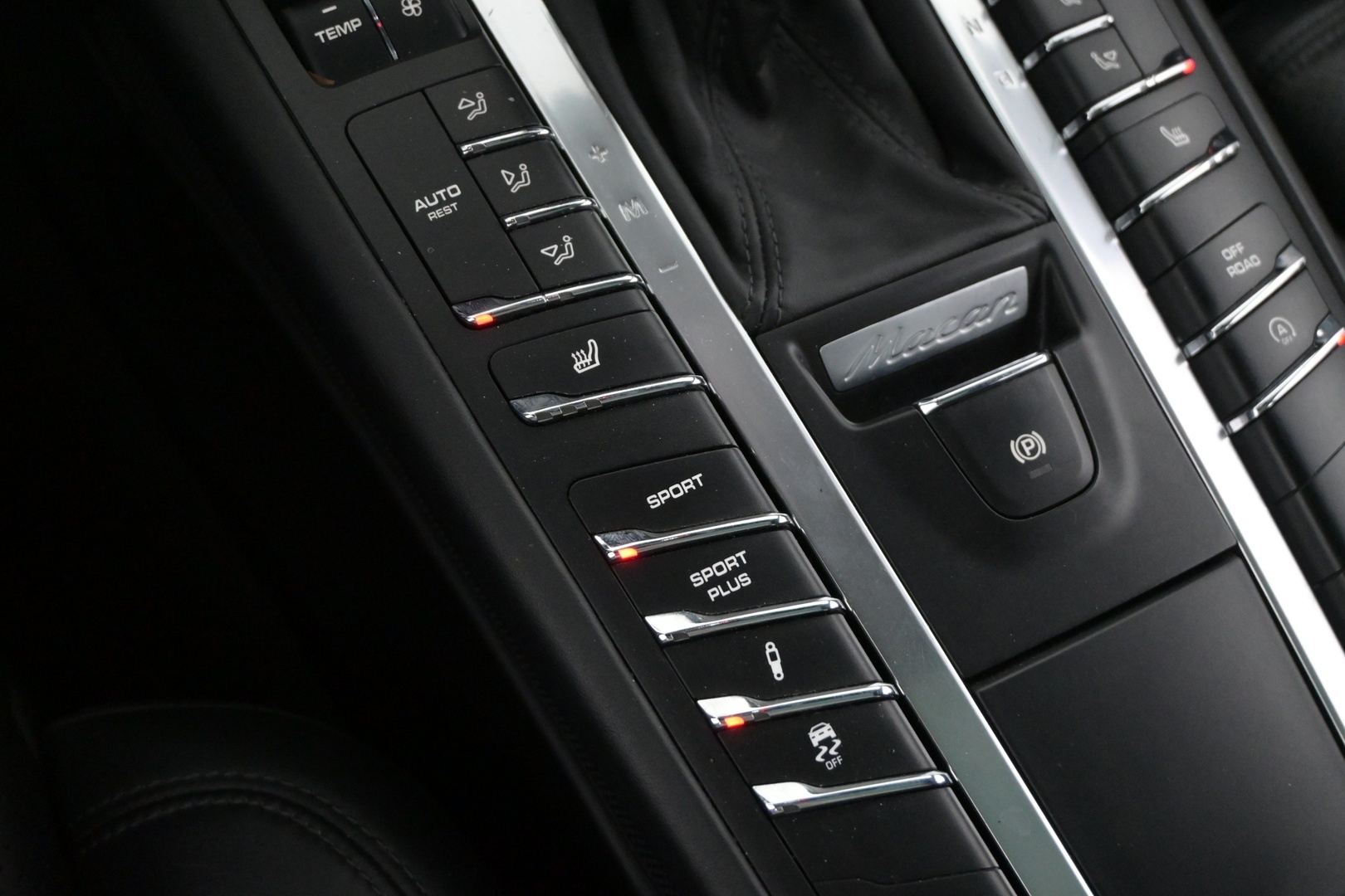 PORSCHE Macan 2015