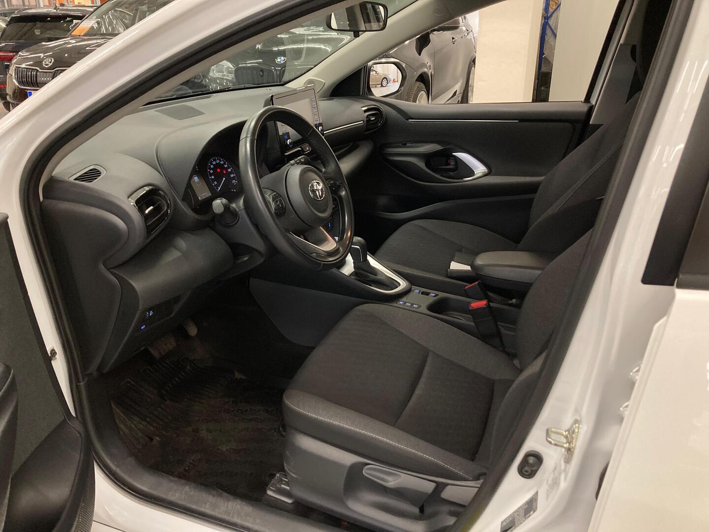 TOYOTA Yaris 2021