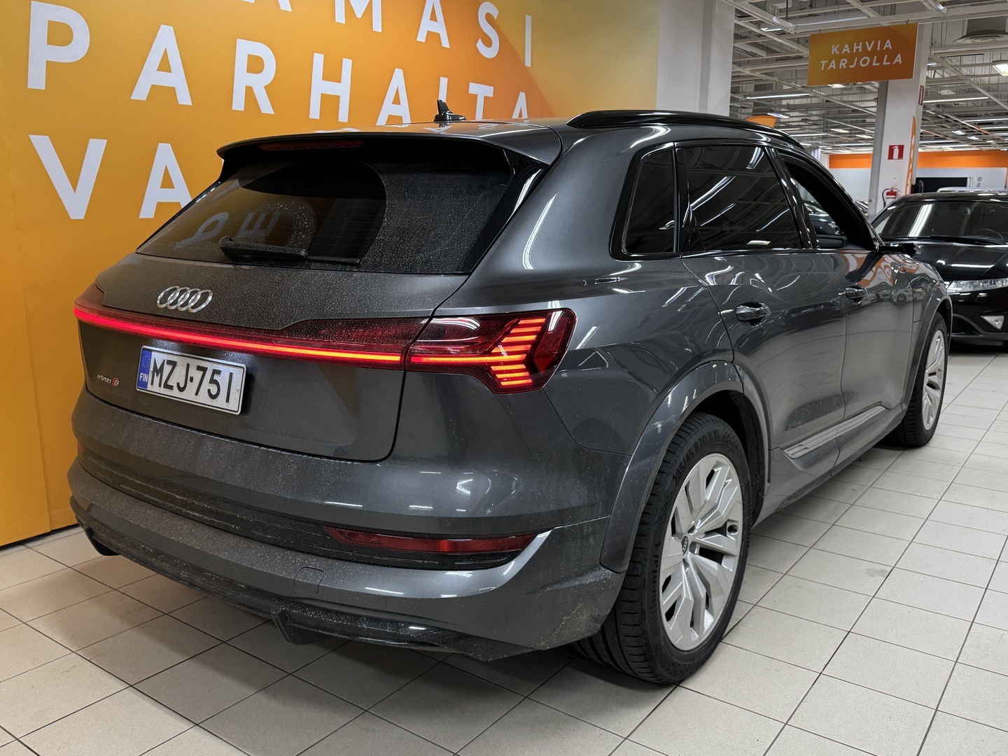 AUDI e-tron 2021