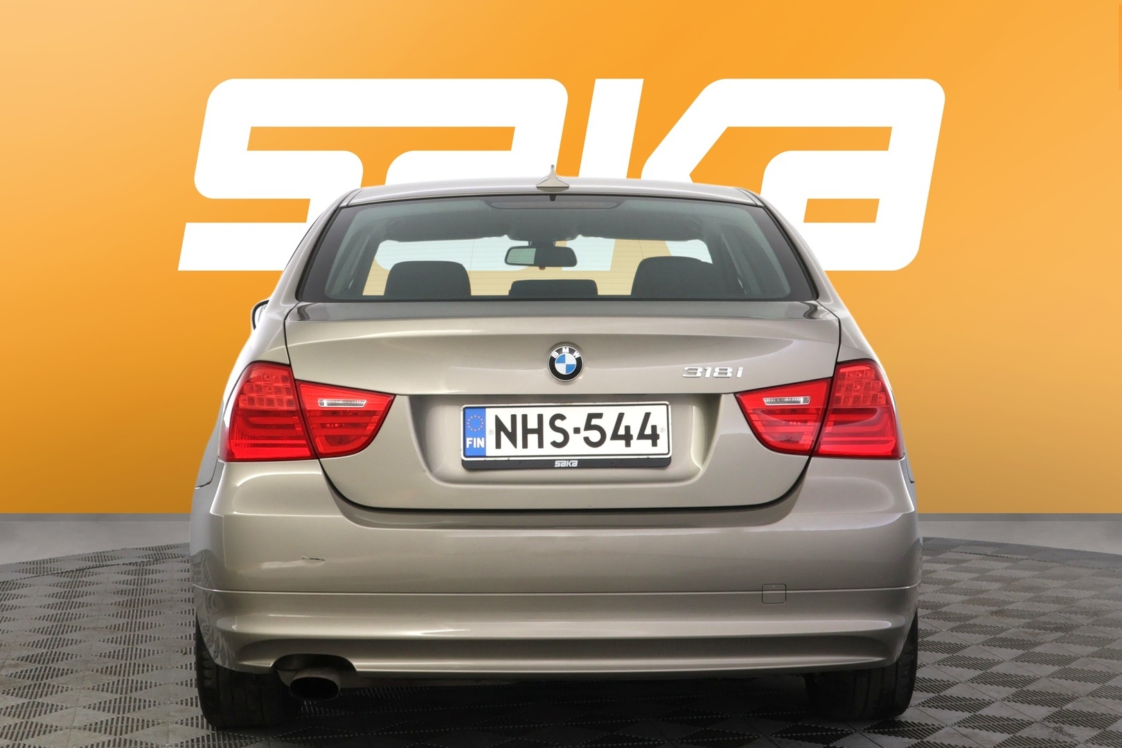 BMW 318 2010