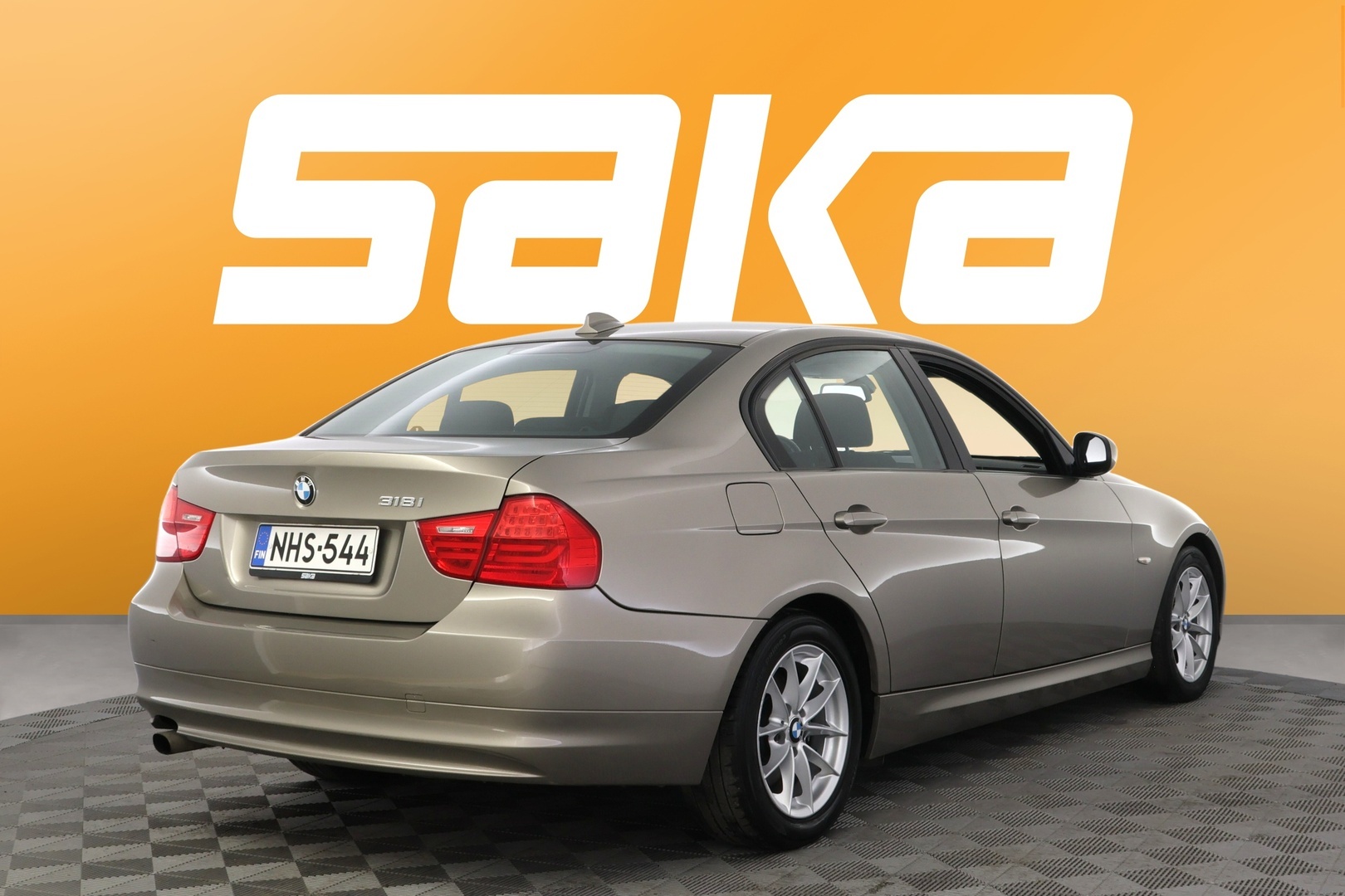 BMW 318 2010