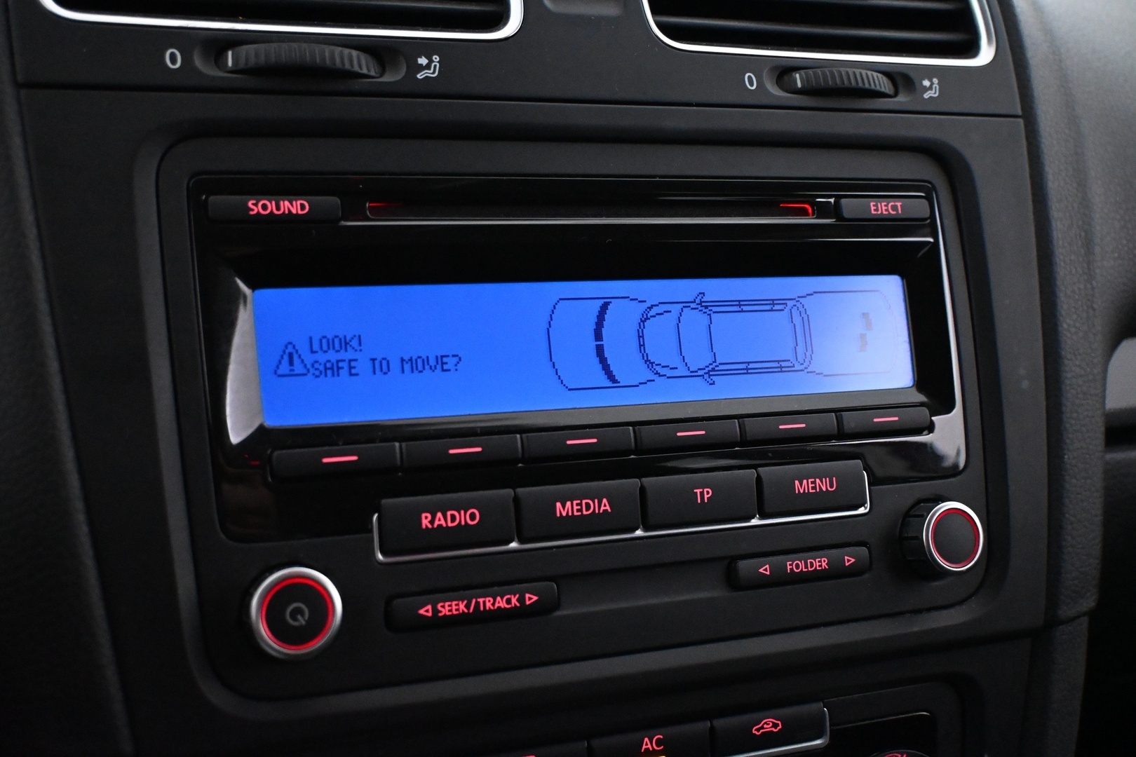 VOLKSWAGEN Golf 2010