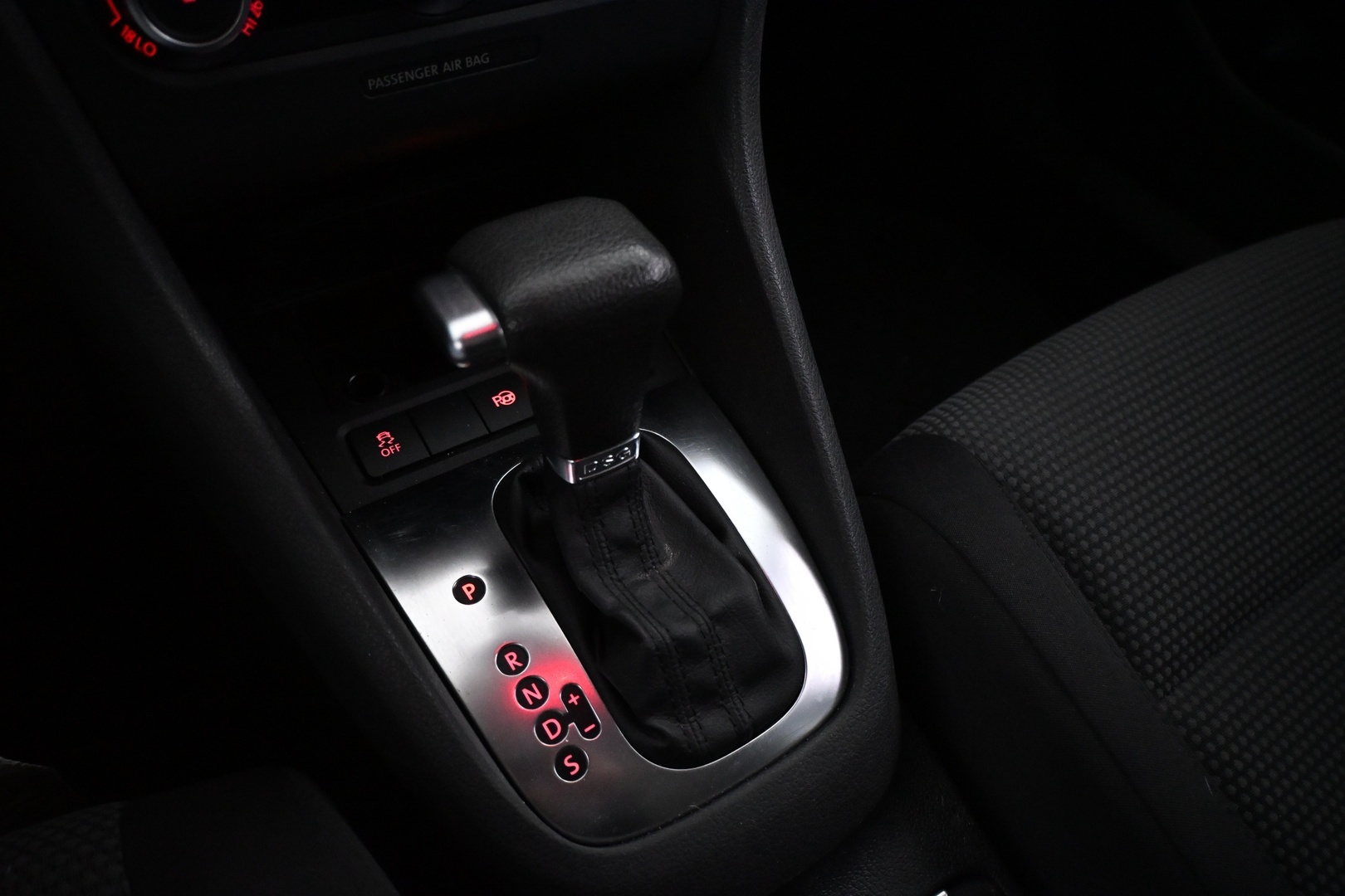 VOLKSWAGEN Golf 2010